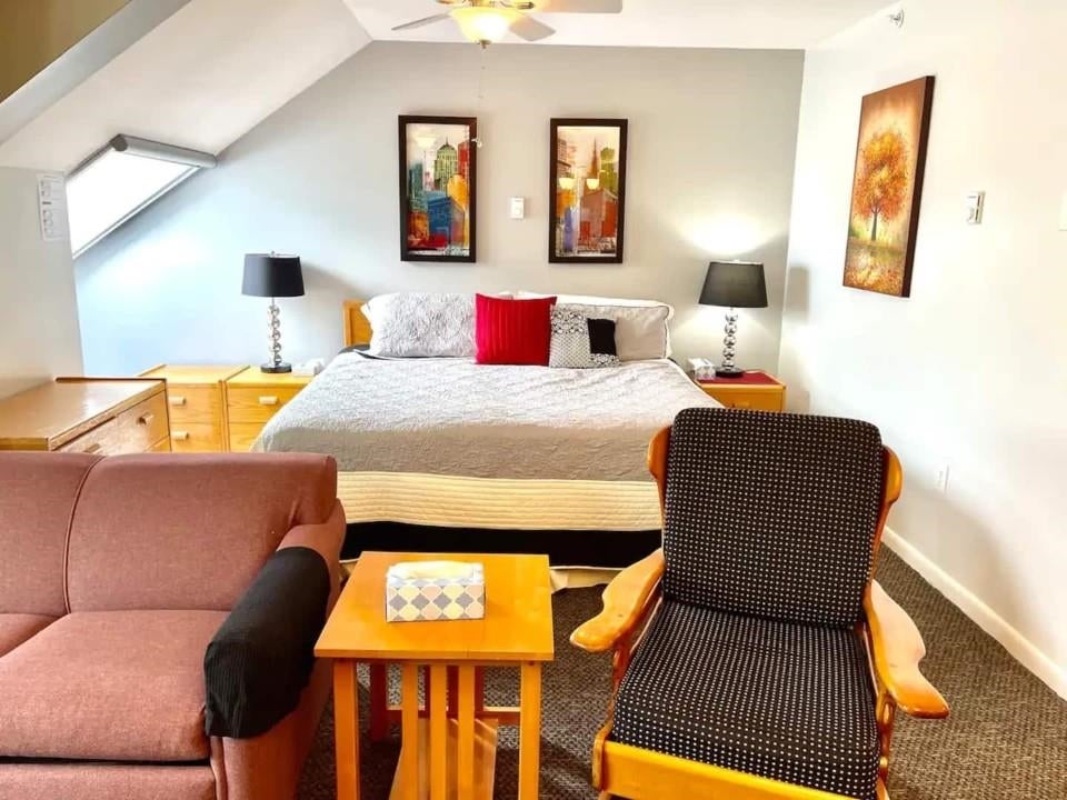 135 E Mountain Road 1F9 — photo