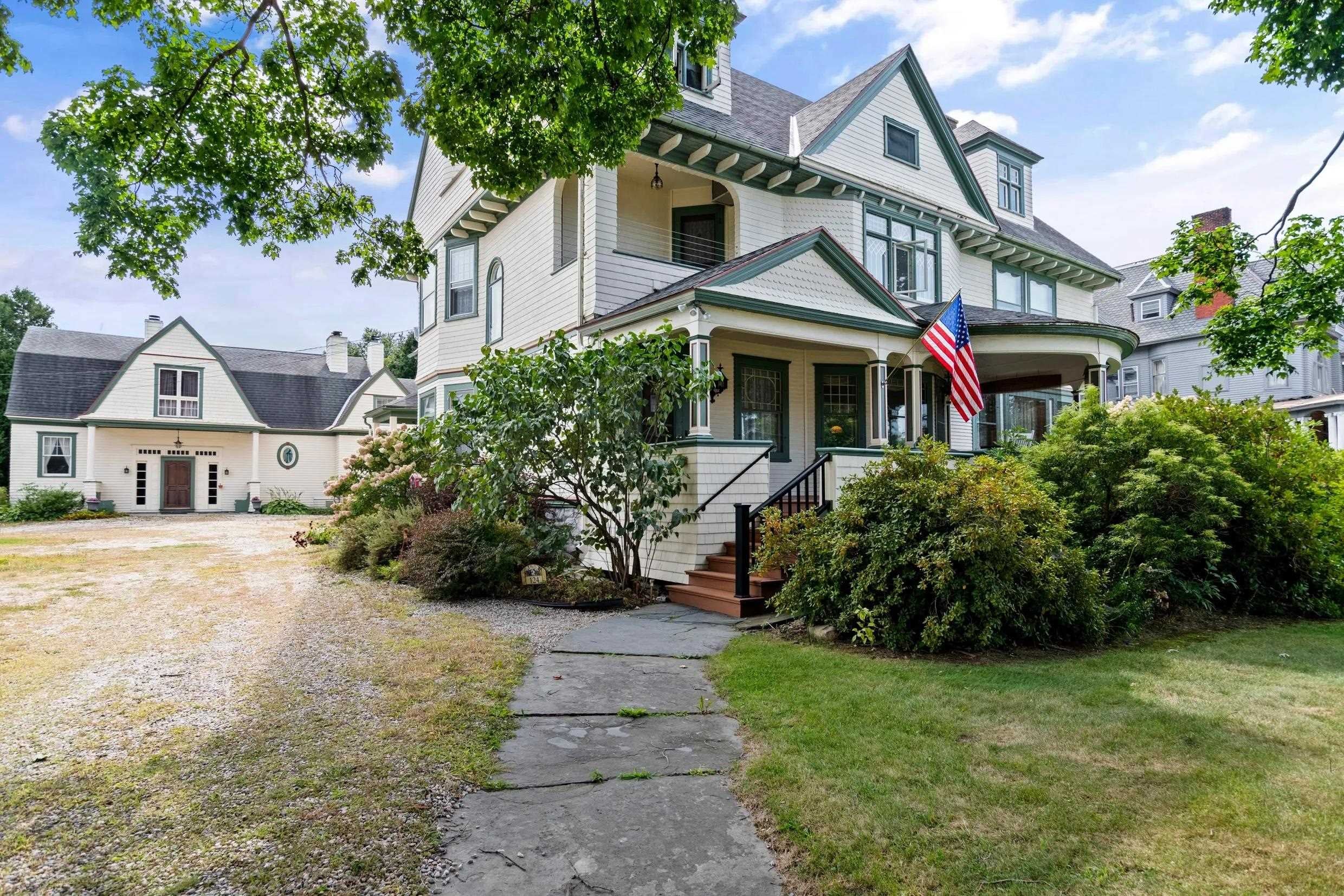 124 Elm Street — photo