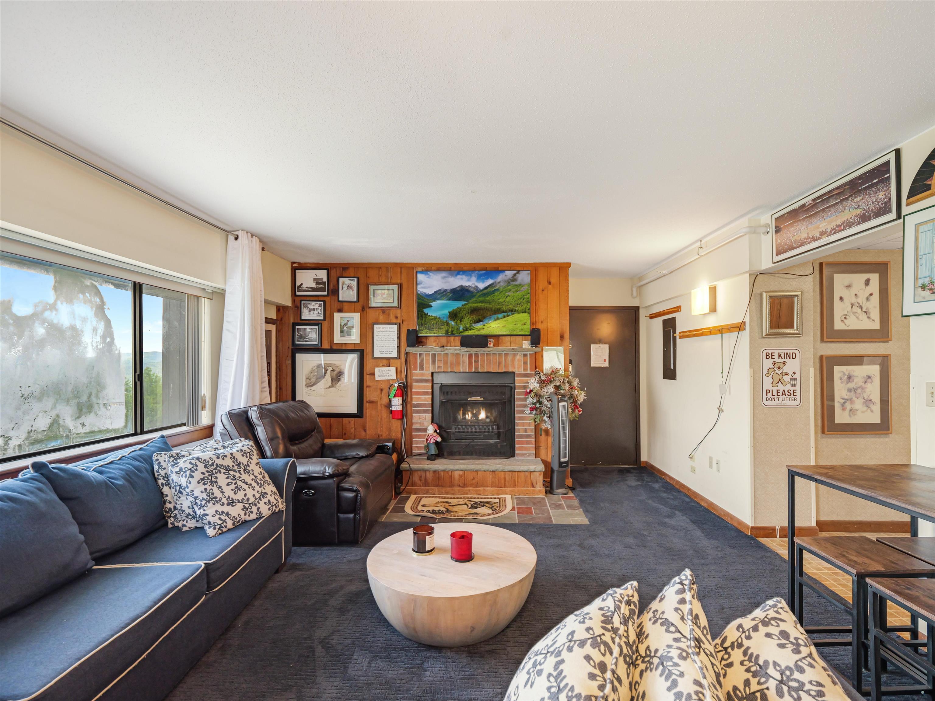135 East Mountain Road 1G6 — photo