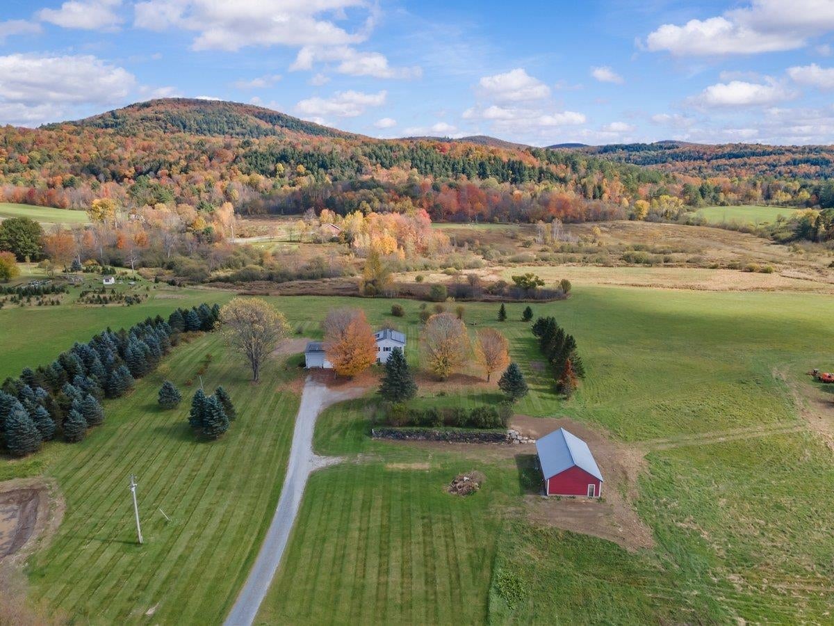 733 Buck Hollow Road — photo