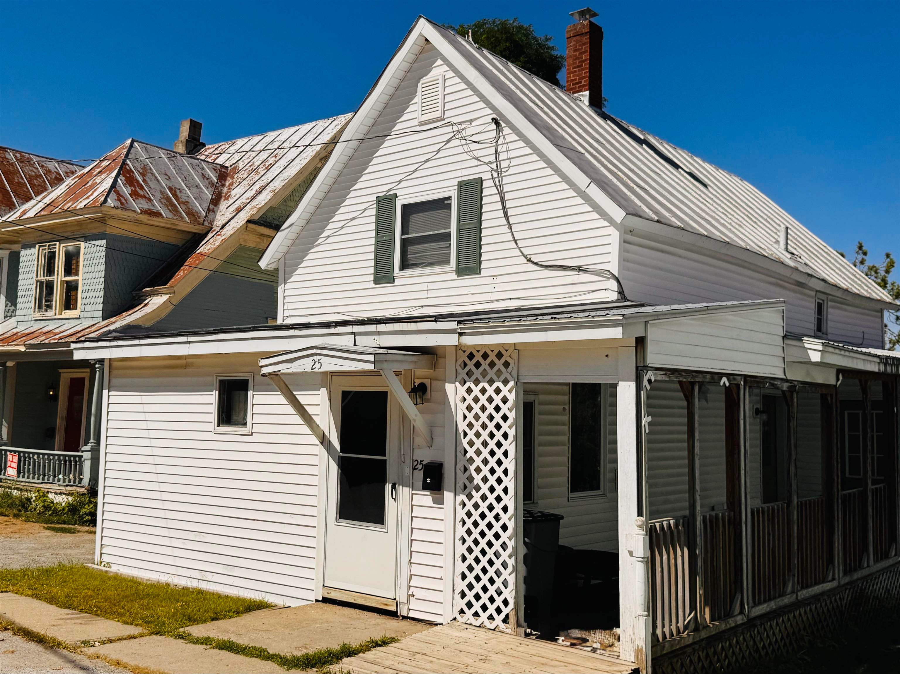 25 Sweat Street — photo