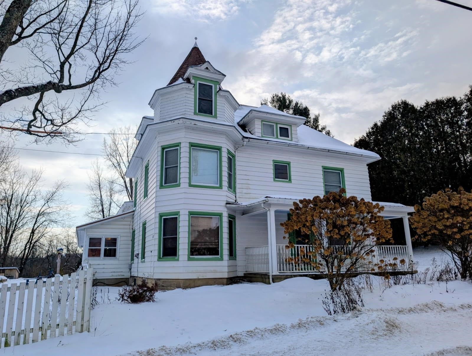 252 North Pleasant Street — photo