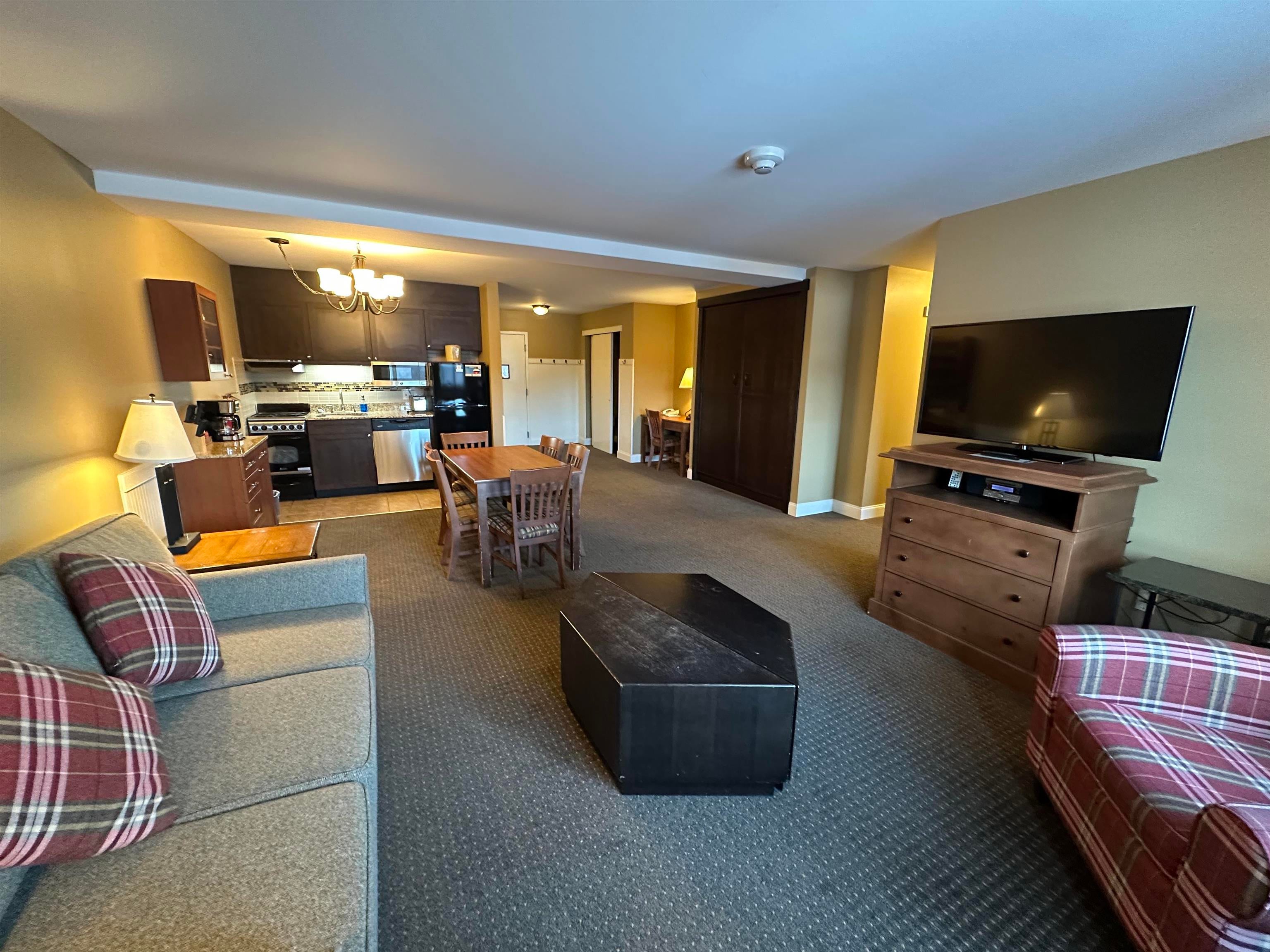 230, Qtr. 4 89 Grand Summit Way — photo