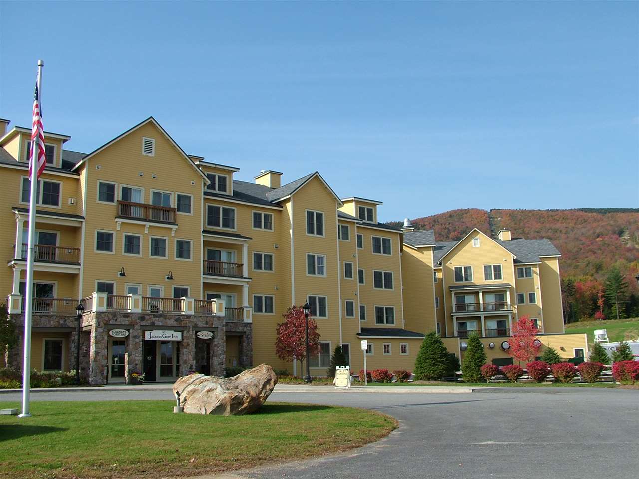 318/320 Qtr. I Jackson Gore Inn — photo