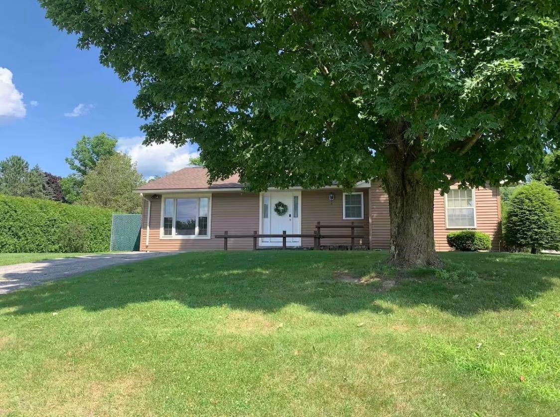 8 Charter Hill Drive — photo