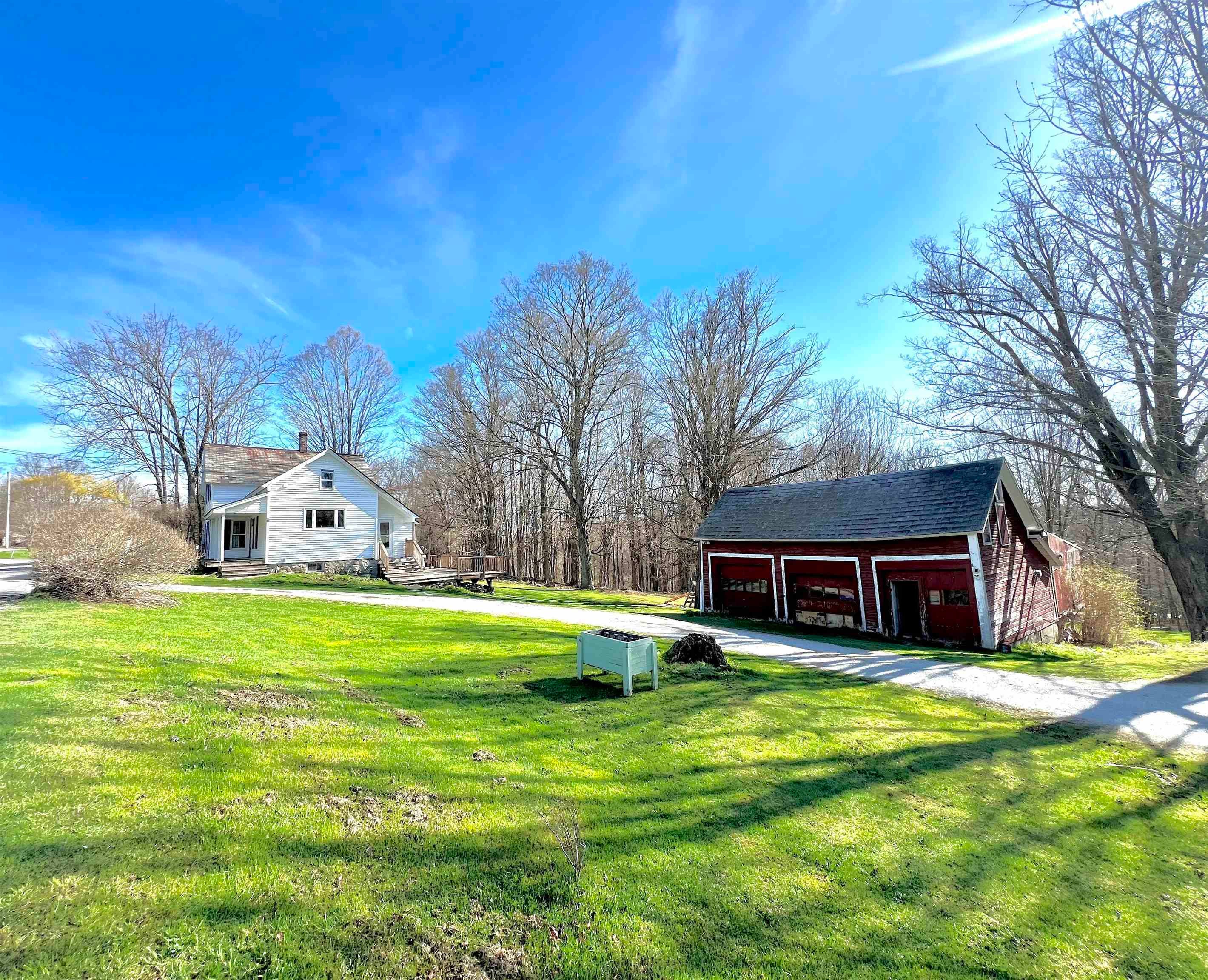 572 Route 140 — photo