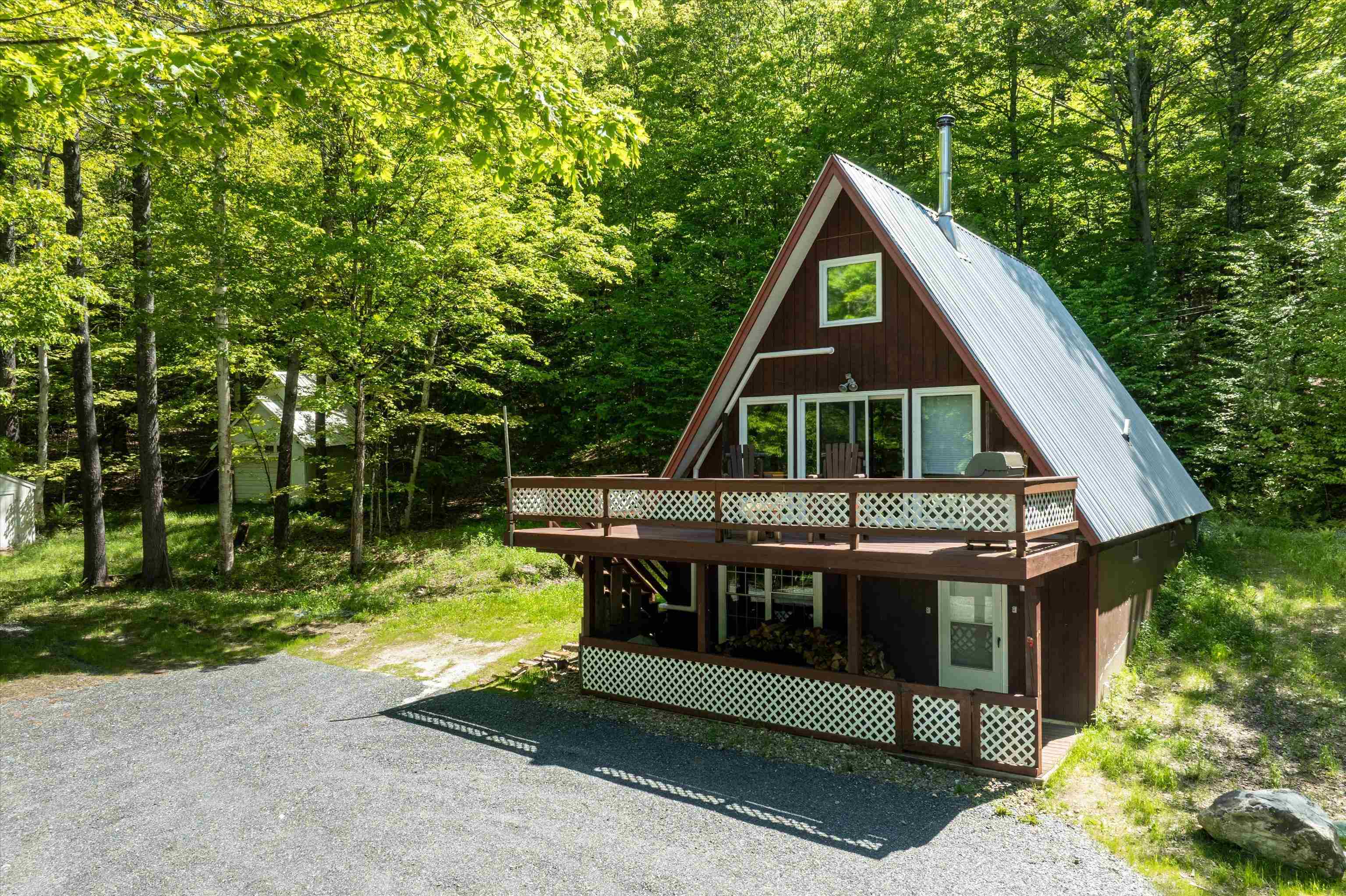 400 East Lake Road — photo