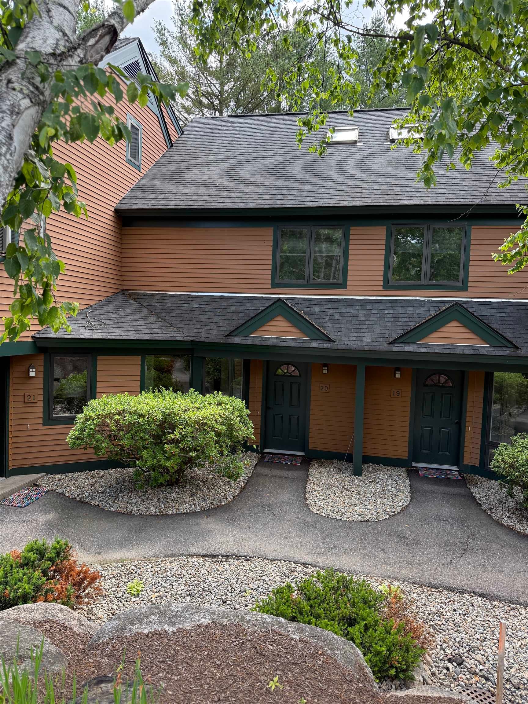 9 Mt. Sun Way 20 B — photo
