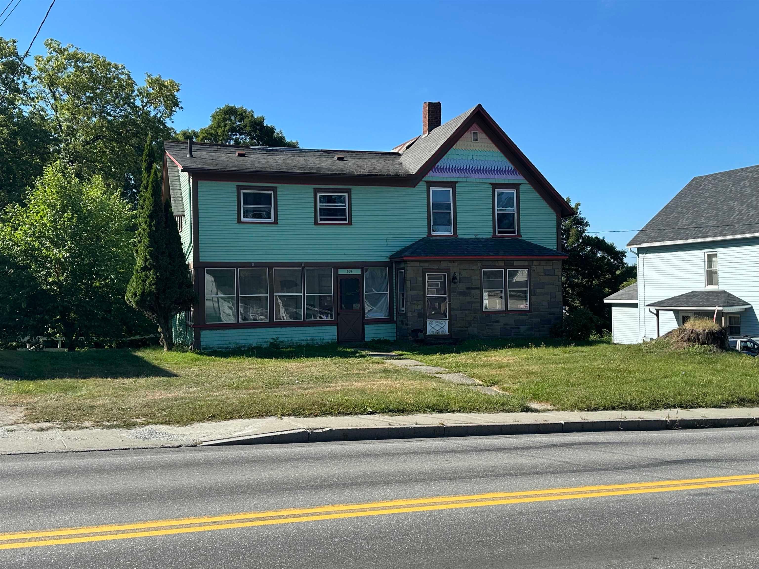 594 E Main Street — photo