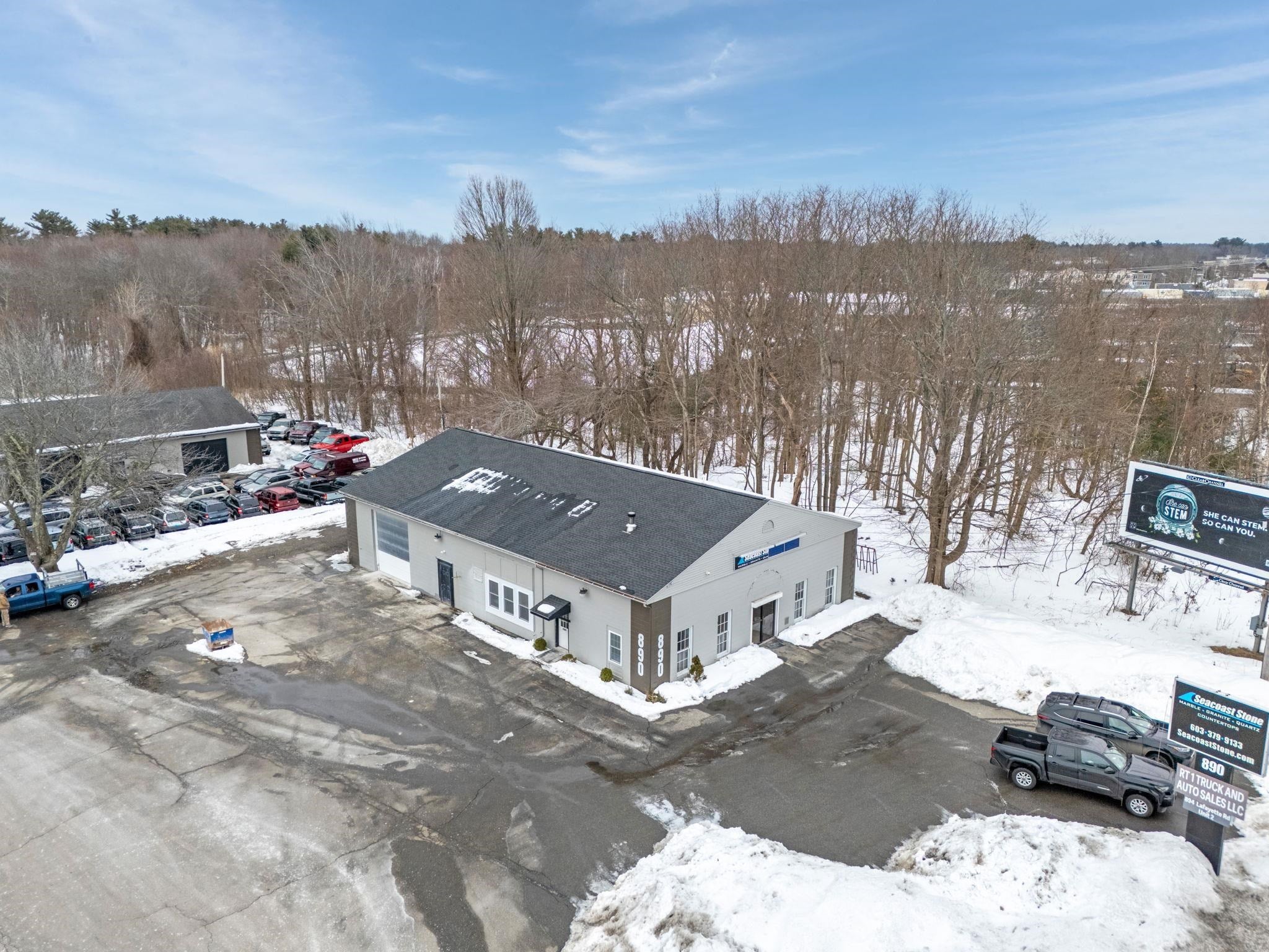 890 Lafayette Road — photo
