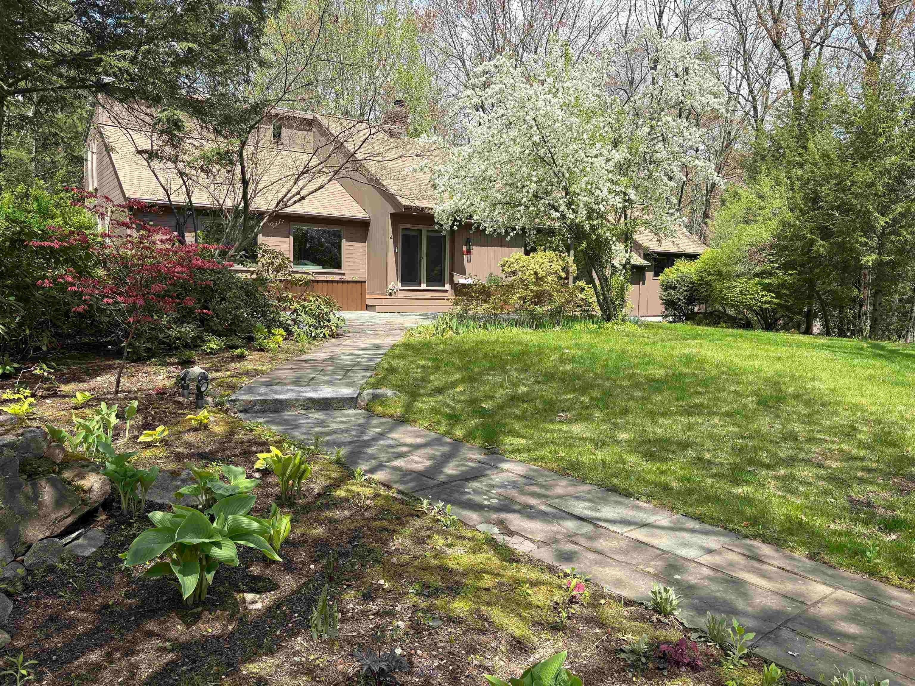 4 Windsor Boulevard — photo