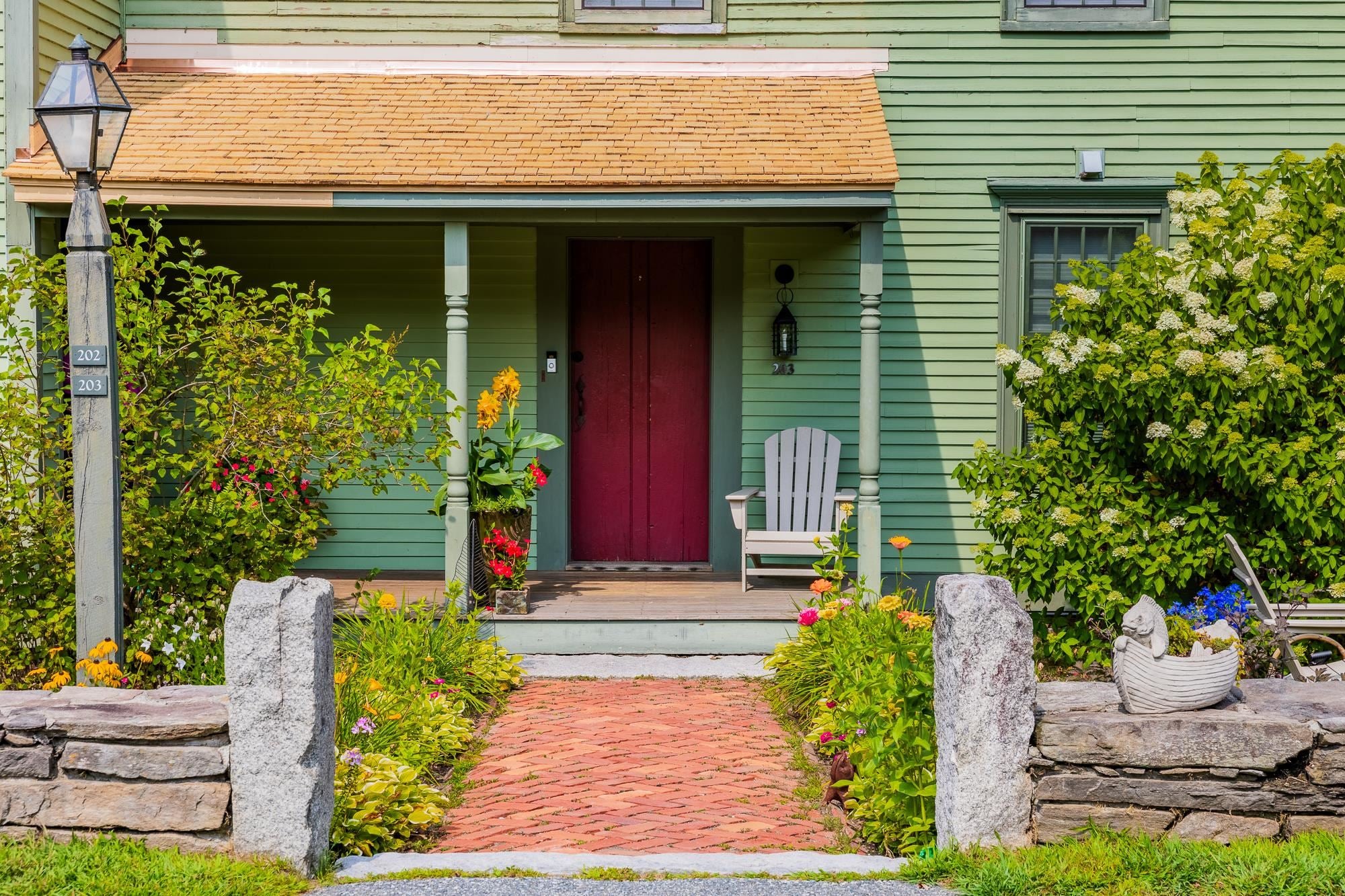 85 Dartmouth College Highway 203 — photo