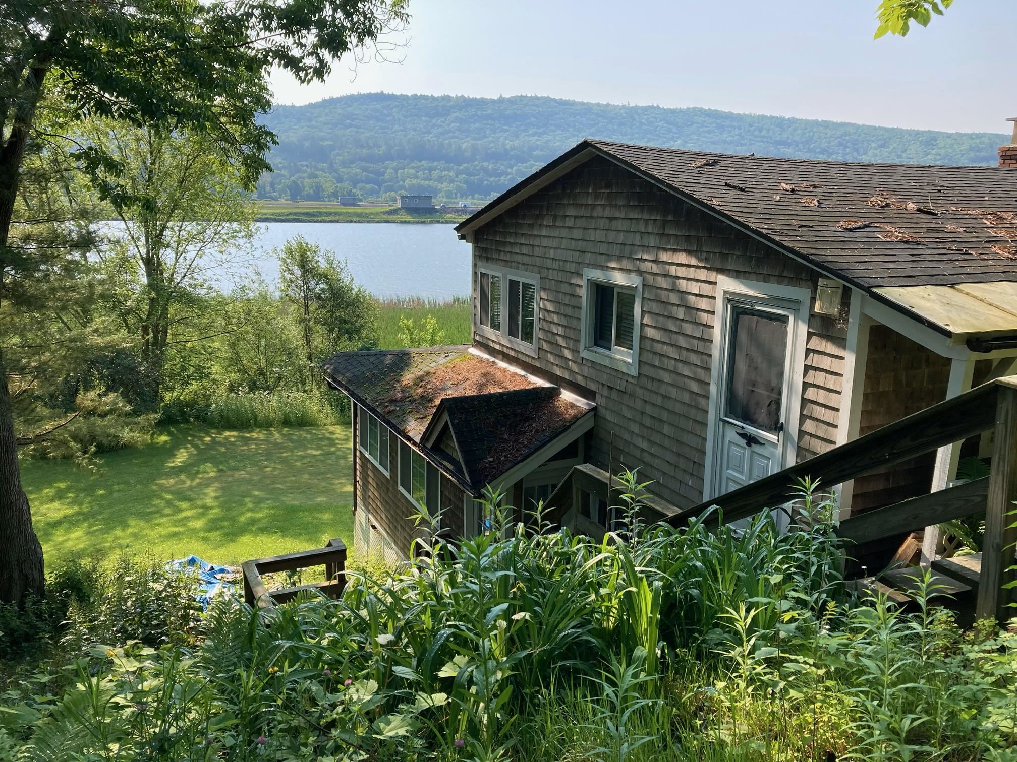 10 Riverfront Drive — photo