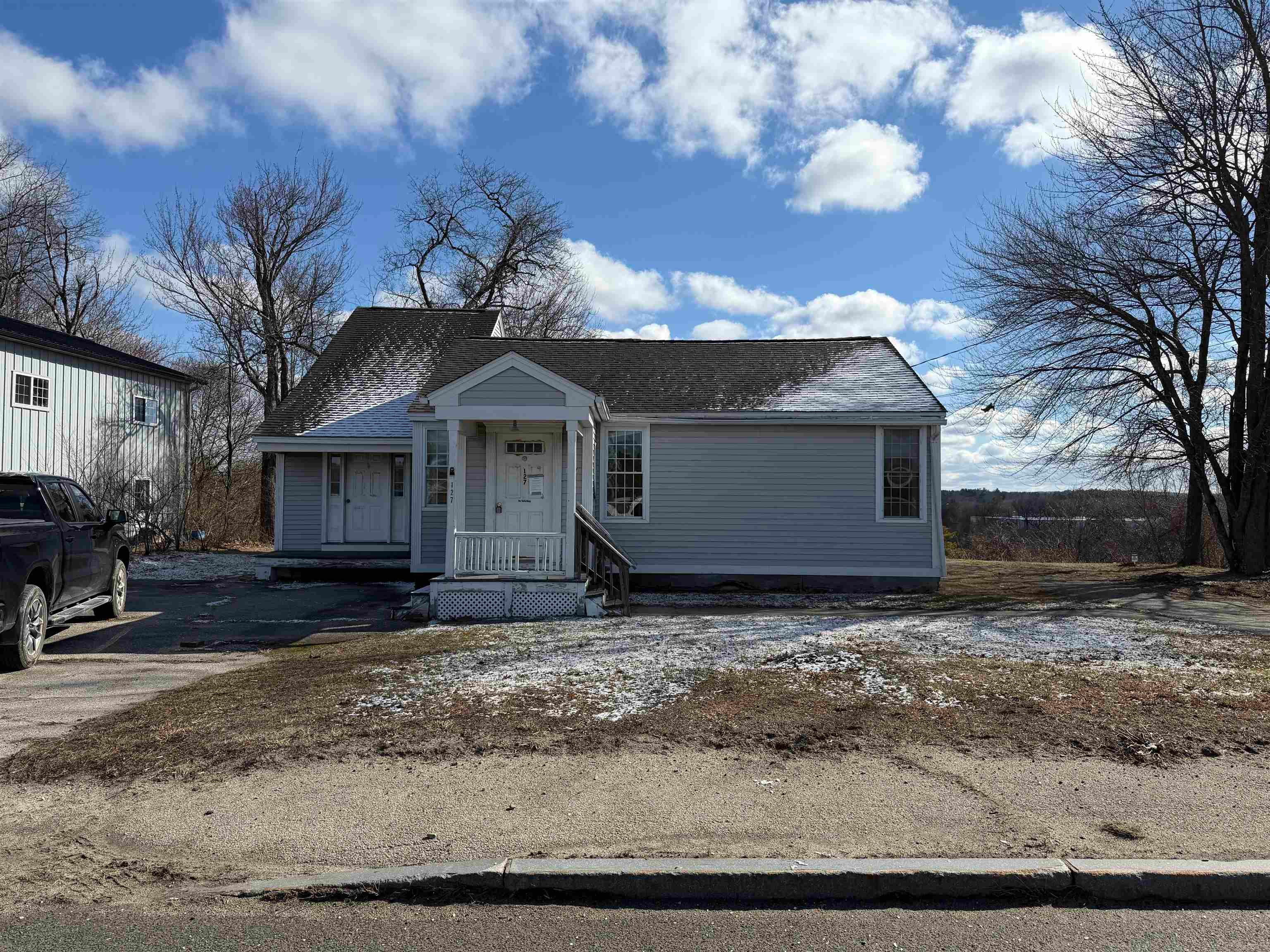 127 Daniel Webster Highway — photo