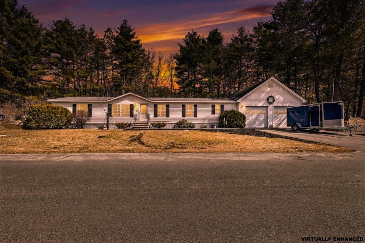 18 Stacey Drive — photo