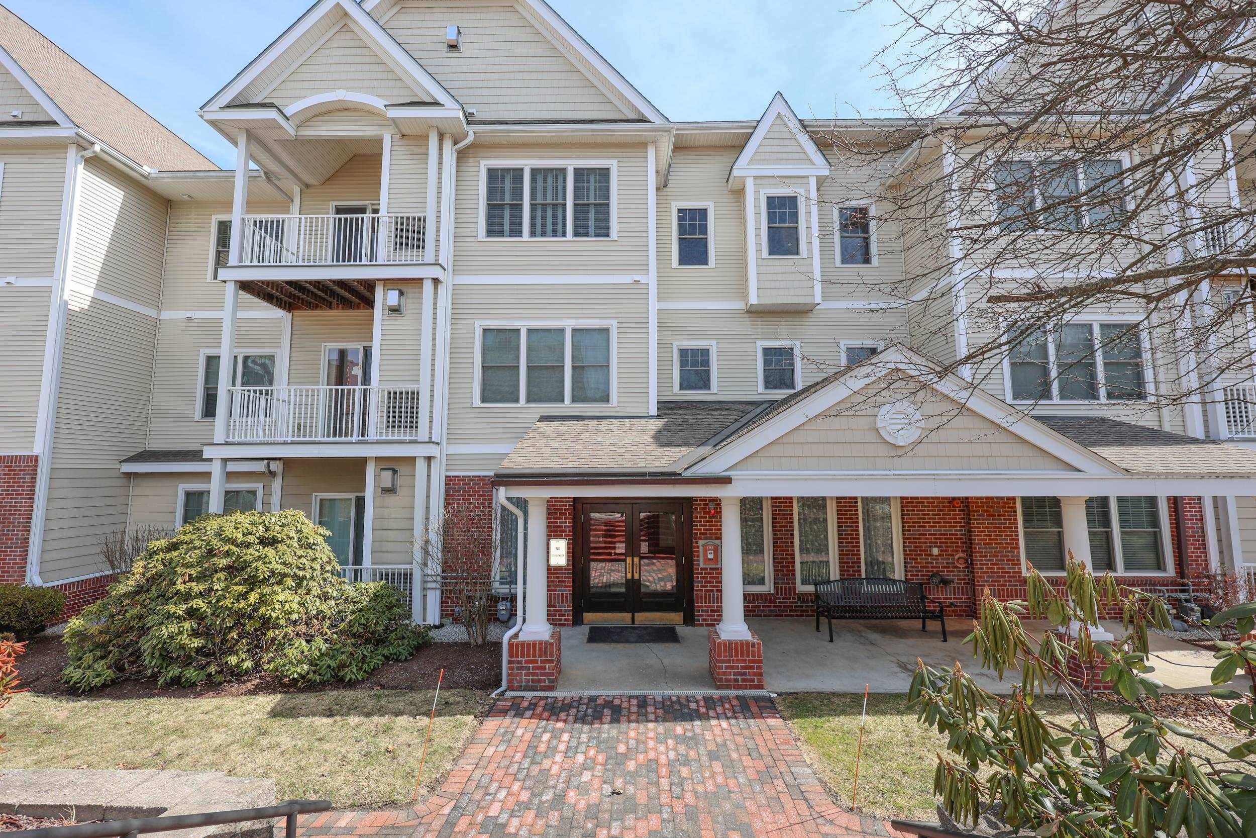160 Daniel Webster Highway 201 — photo