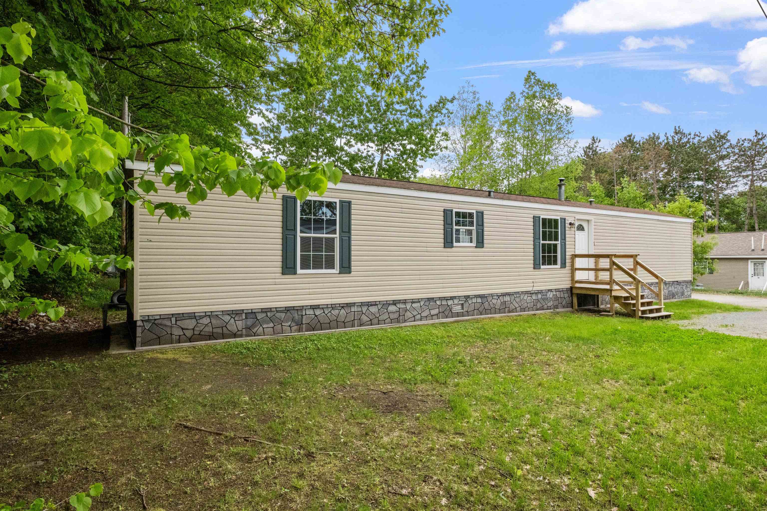 15 Trailer Park Road — photo