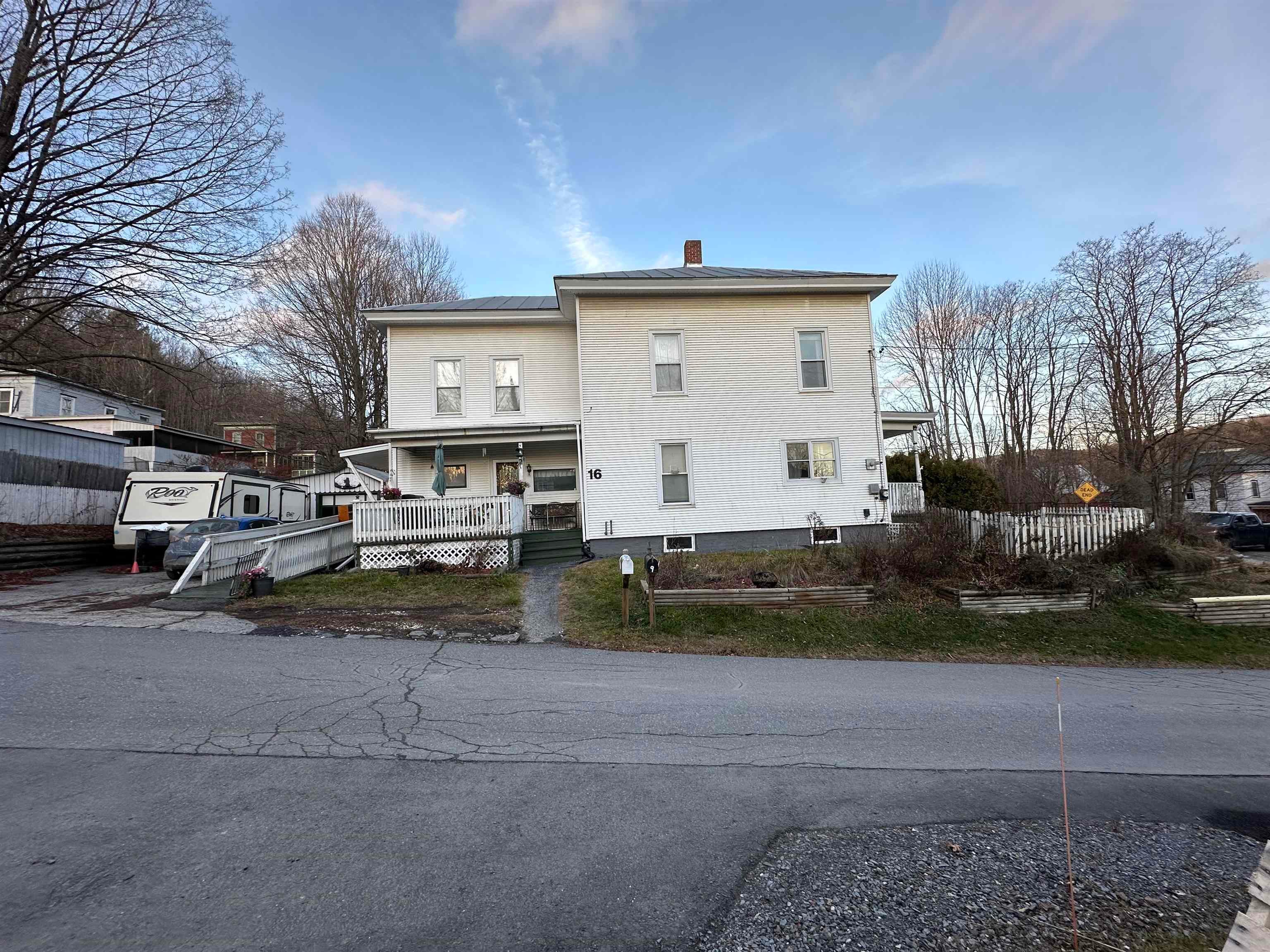 16 Howe Street — photo