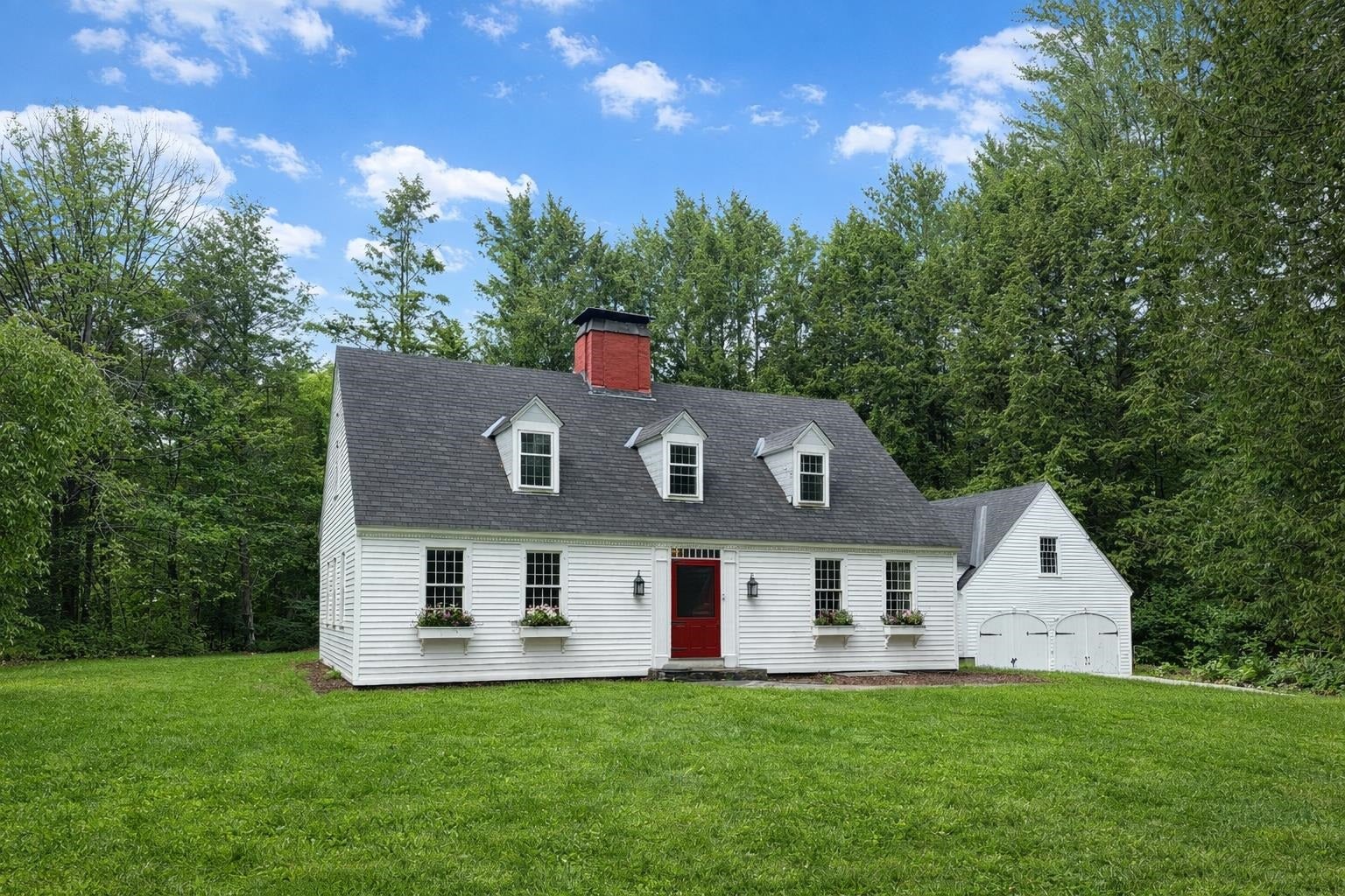 11 Strawberry Hill — photo