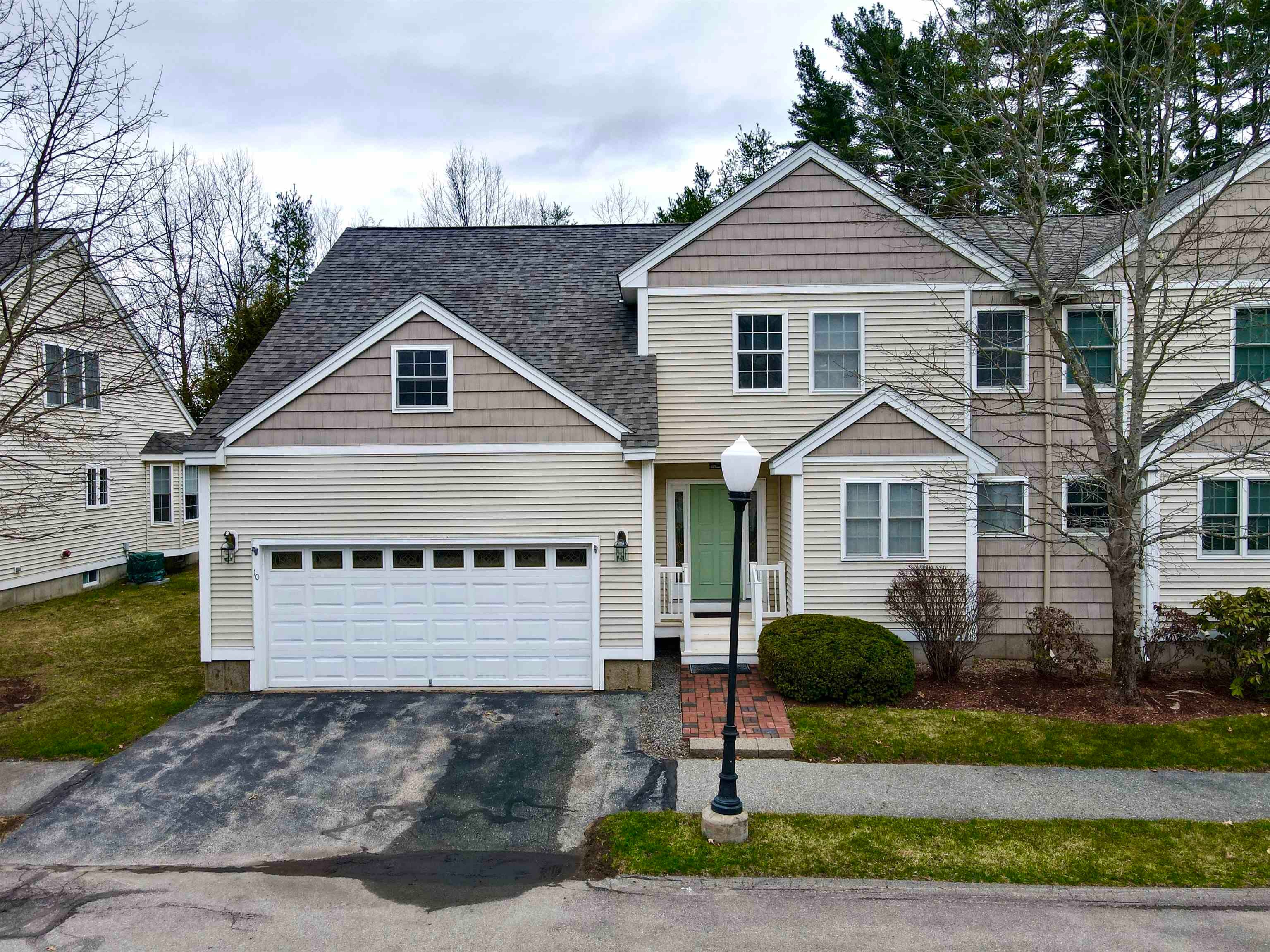 10 Absalom Lane — photo
