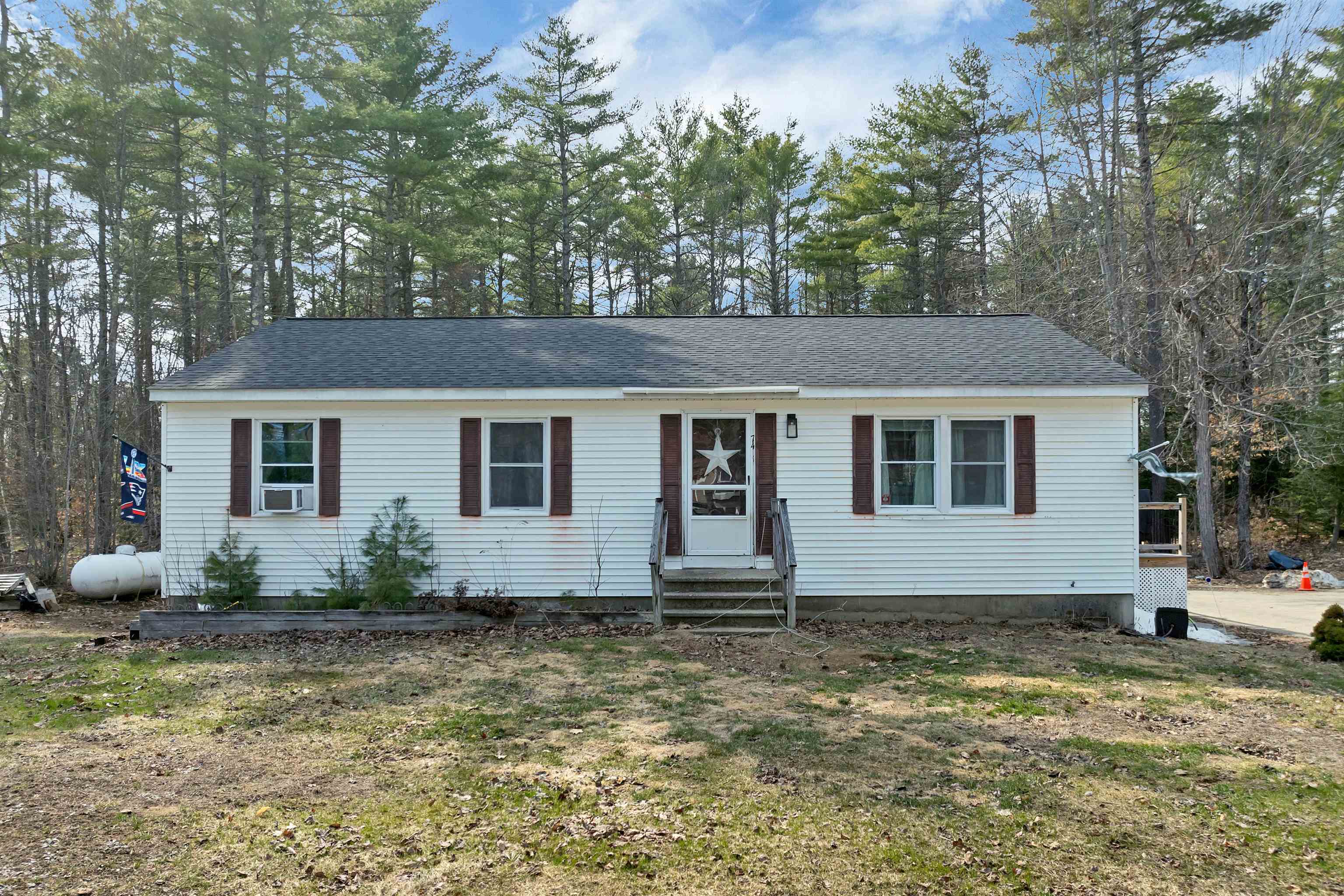 74 Whitelaw Drive — photo