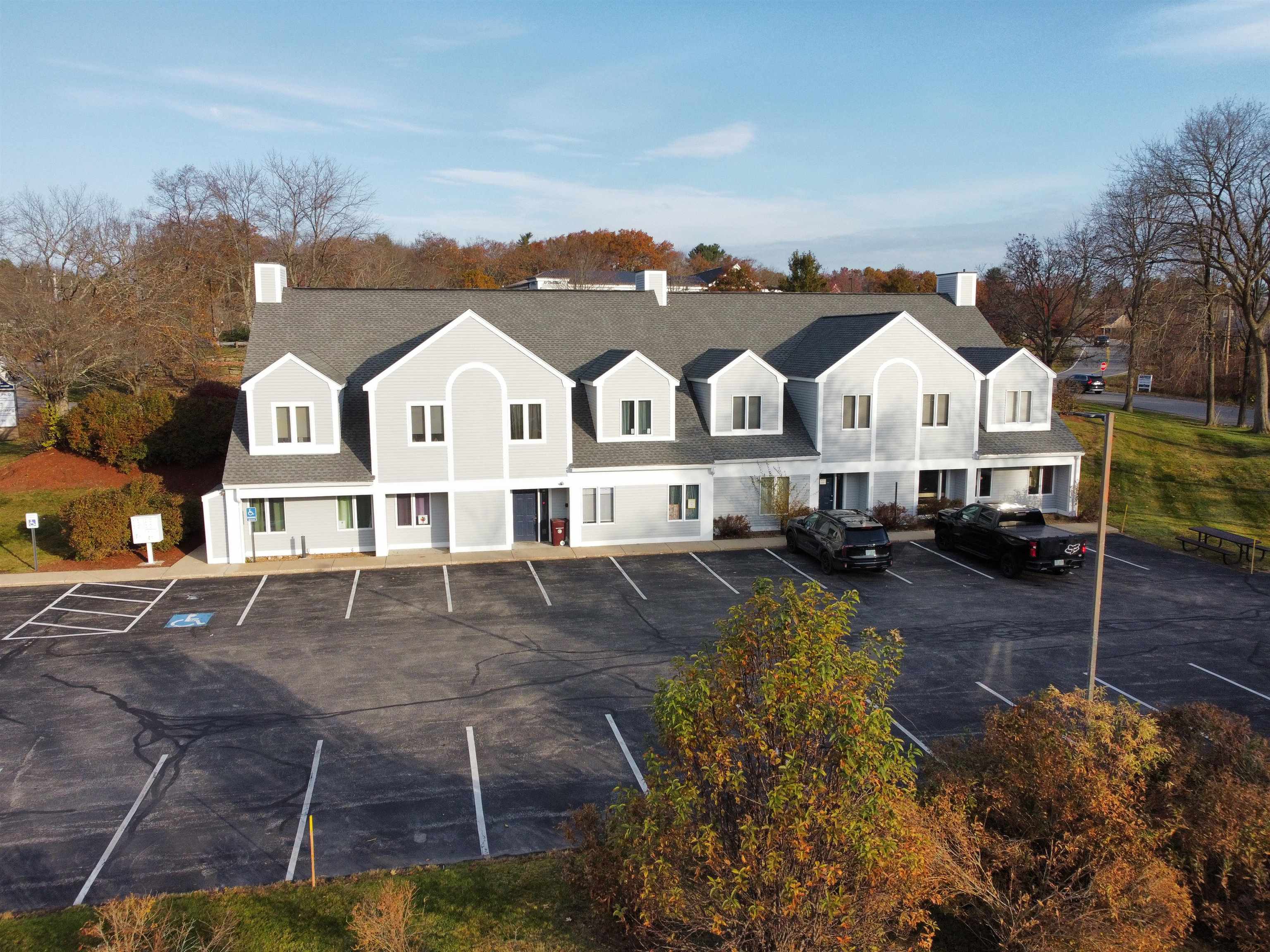 184 Mammoth Road Unit 1 — photo
