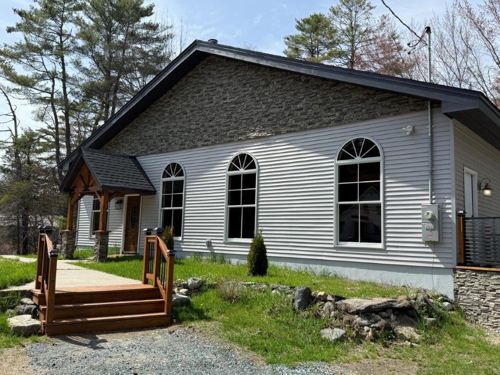 1011 US Route 4 — photo