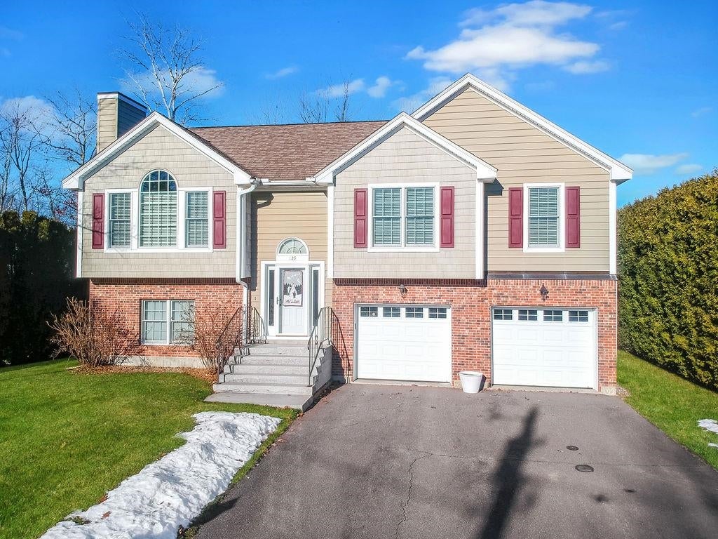 129 Sunset Drive — photo