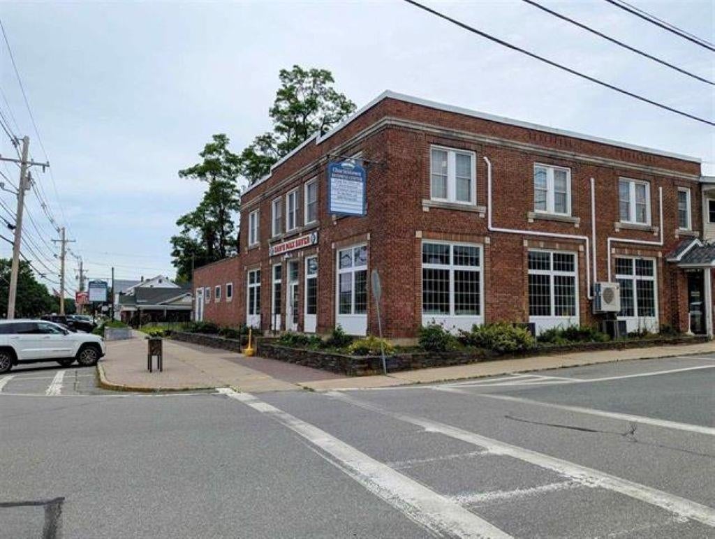 223 Main Street — photo