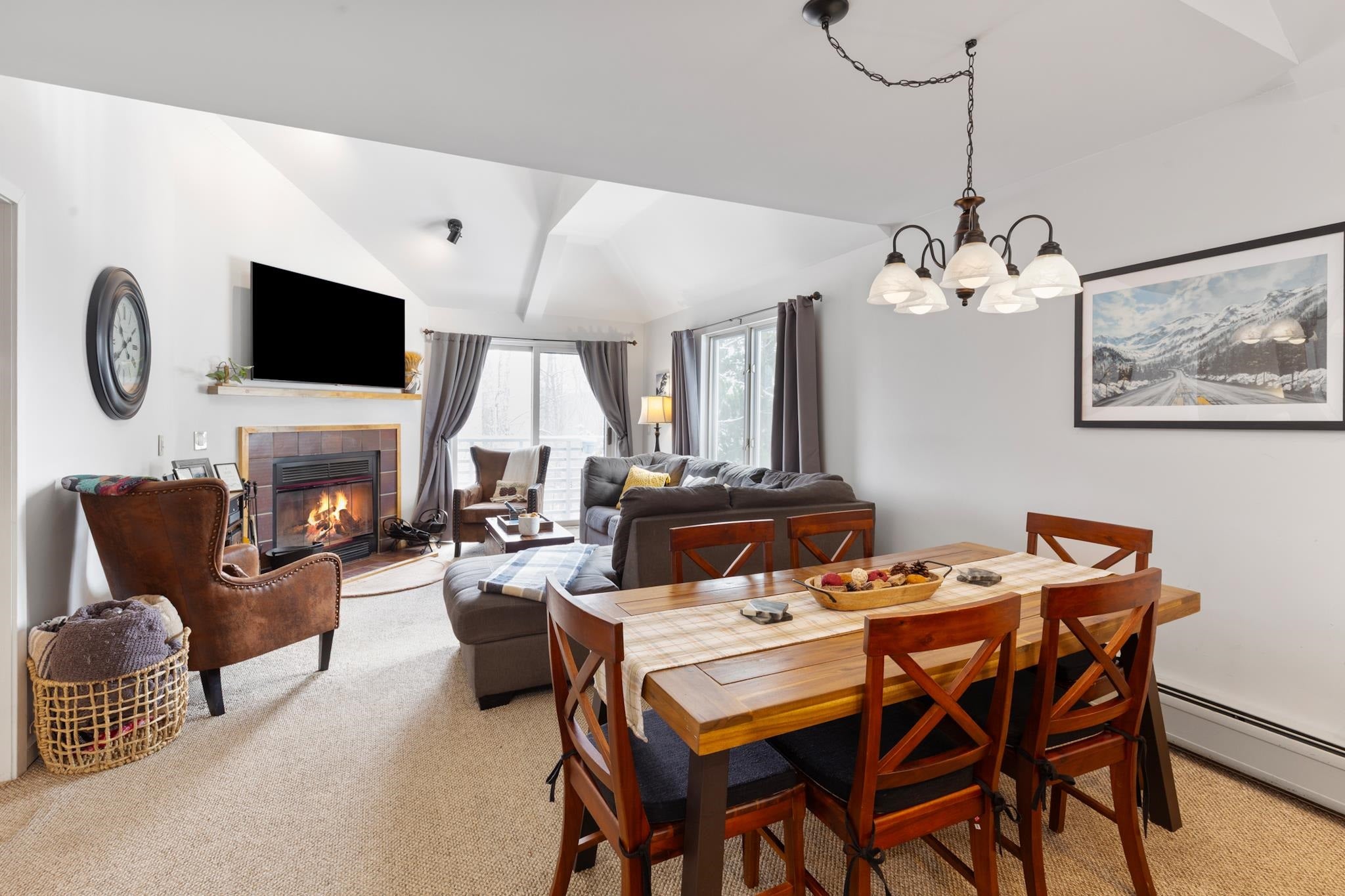 329 Village Circle V8 — photo