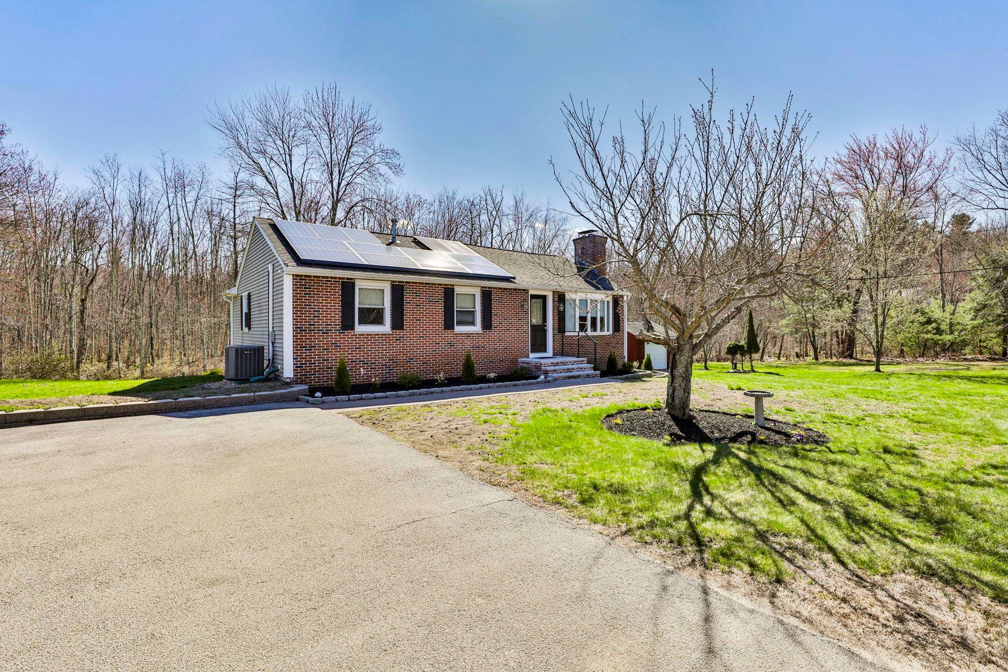 155 Robinson Road, Hudson, NH 03051