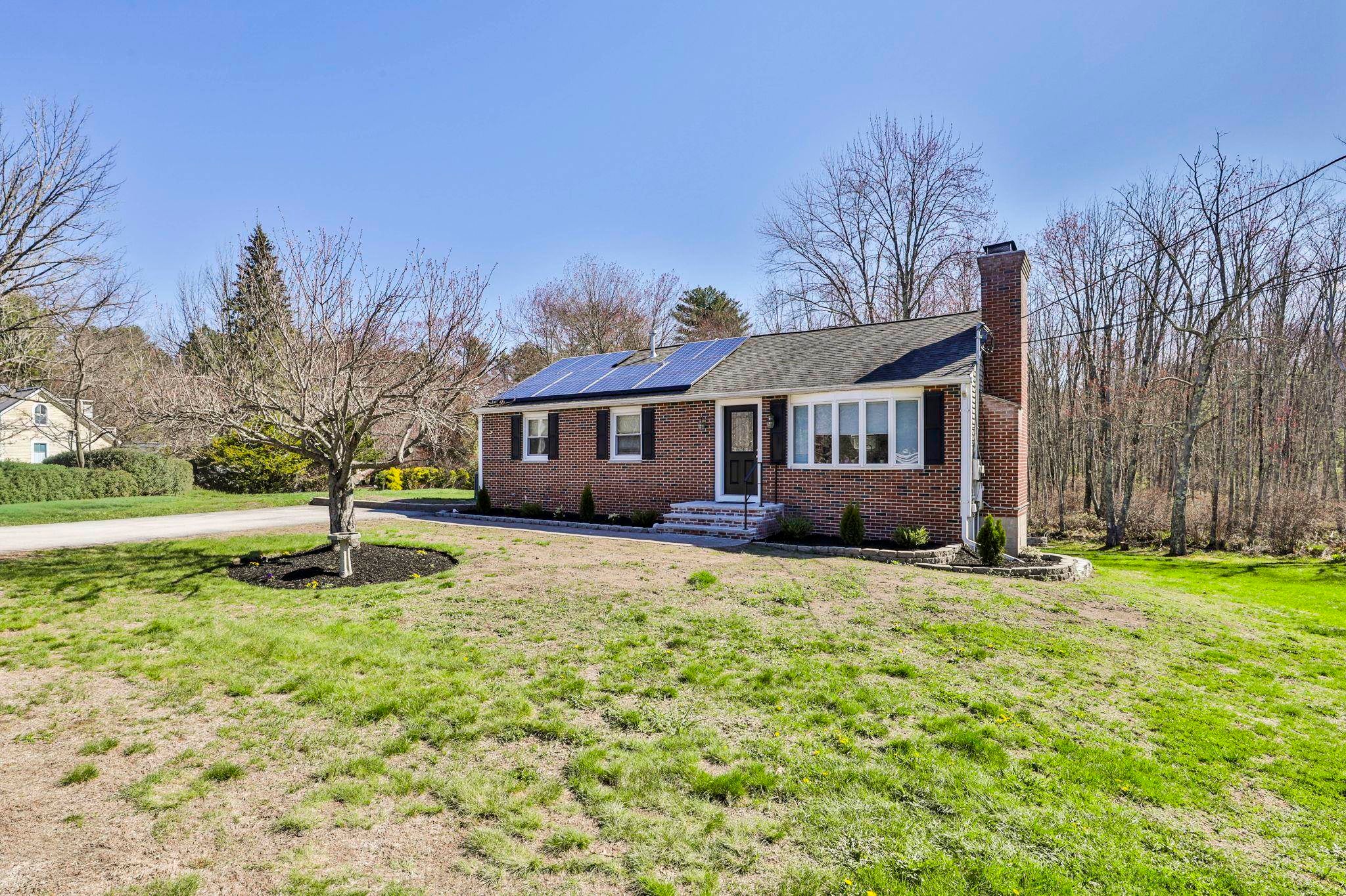 155 Robinson Road, Hudson, NH 03051 — photo 2