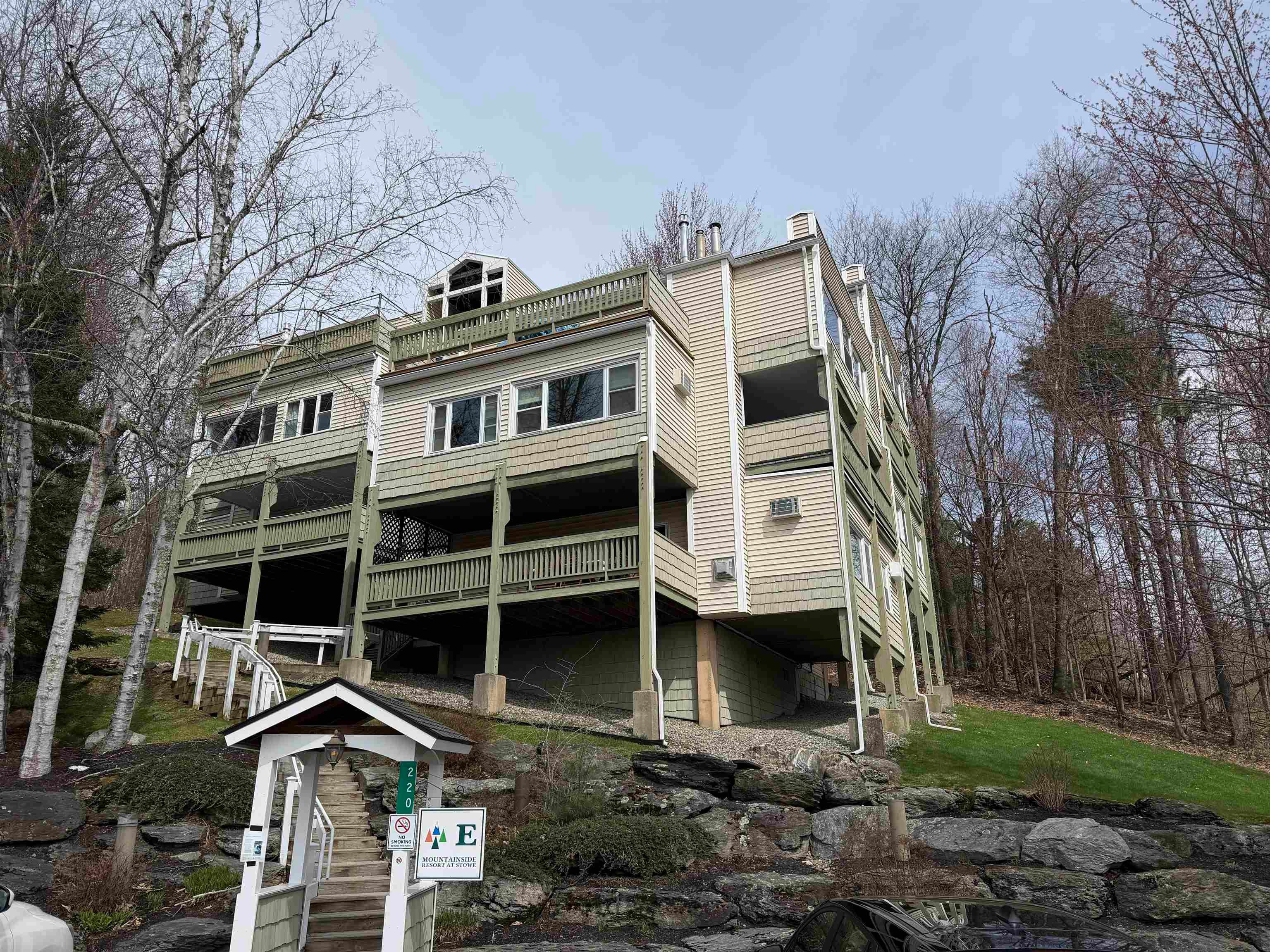 220 Mountainside Drive 402 — photo