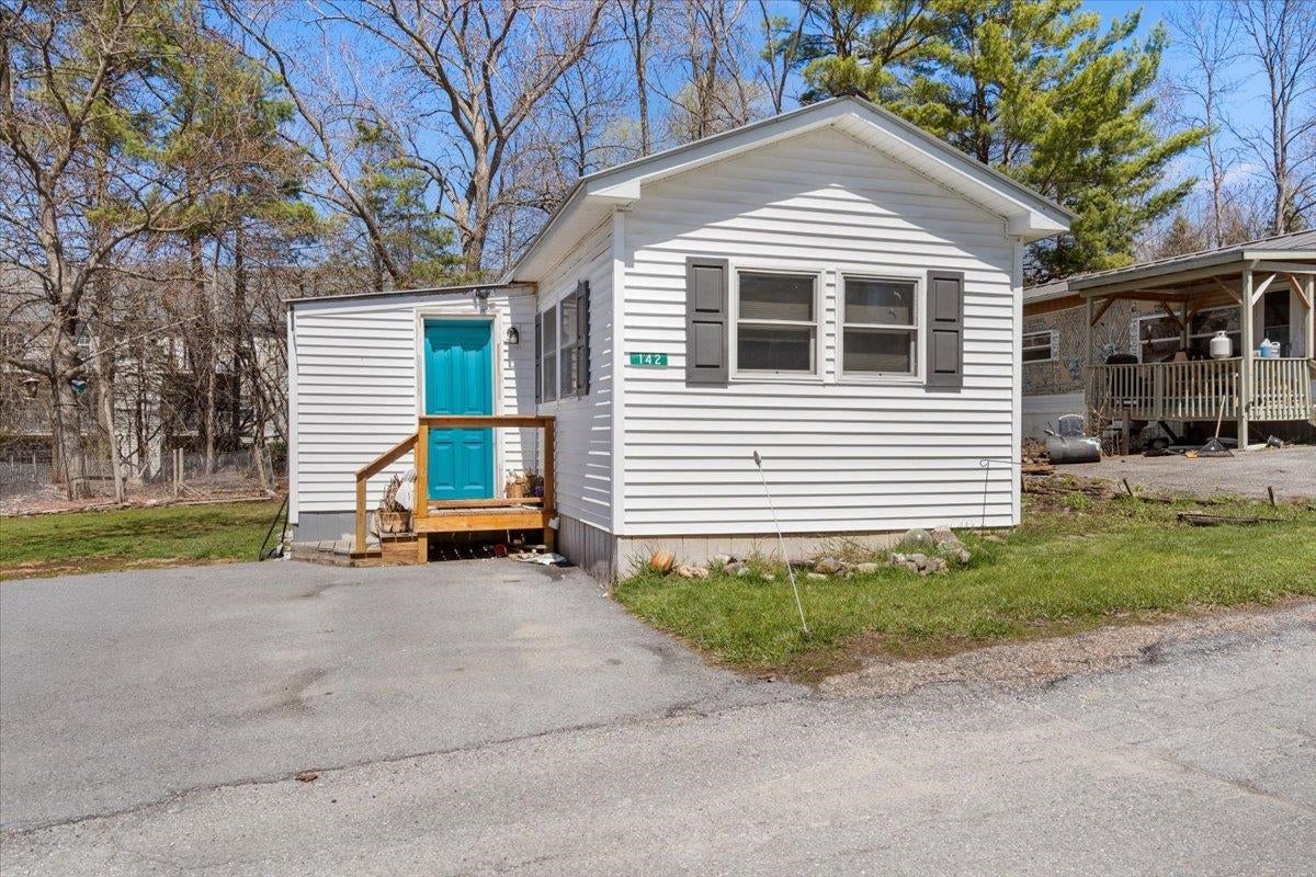 142 Penny Lane — photo