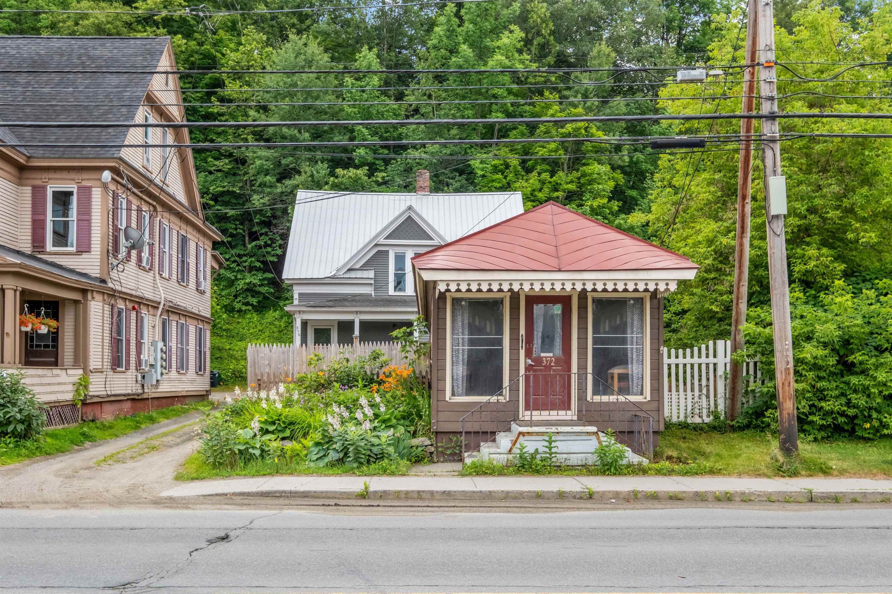 376 Portland Street — photo