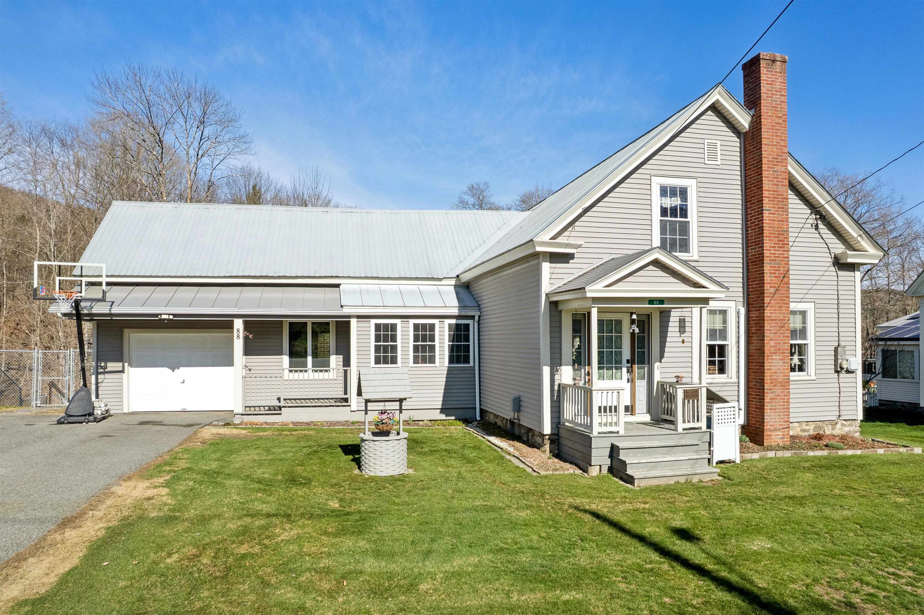 88 Happy Valley Road — photo