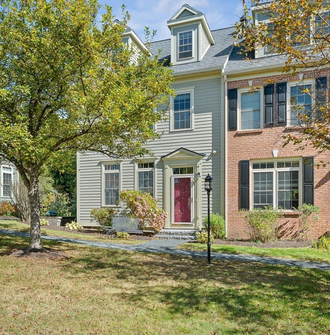 31 Forest Edge Drive — photo