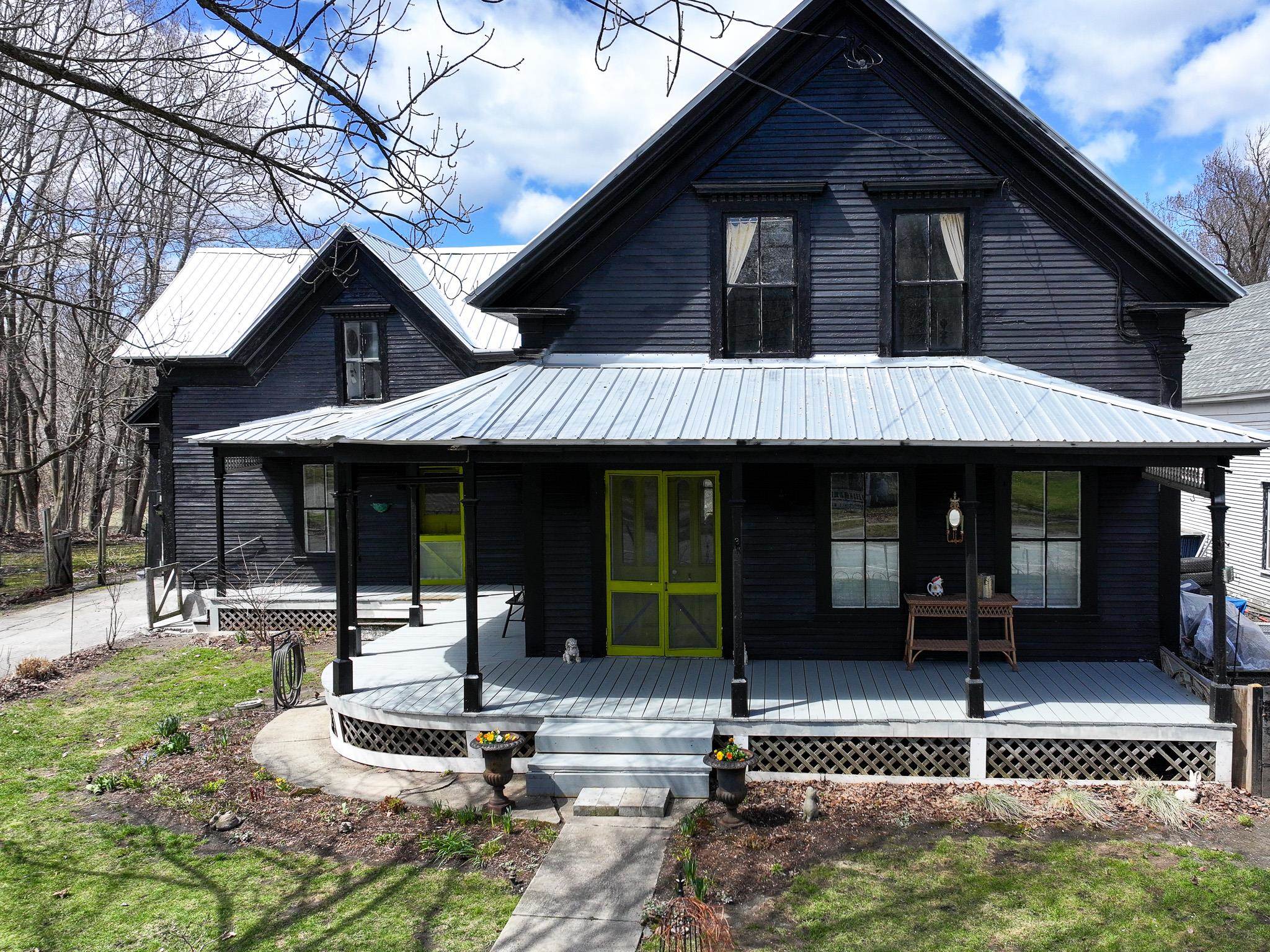370 Main Street — photo