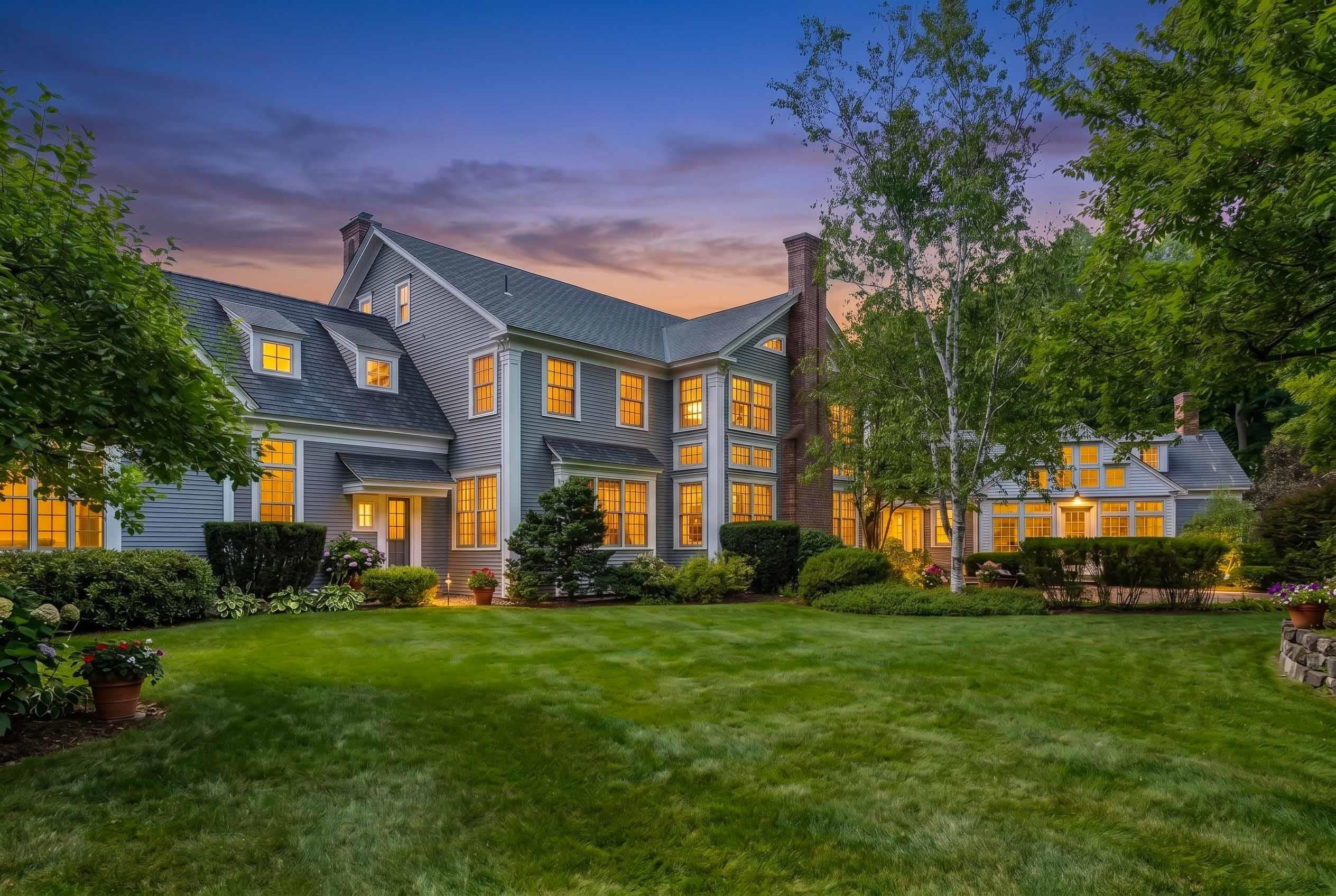 373 Lakeshore Drive — photo