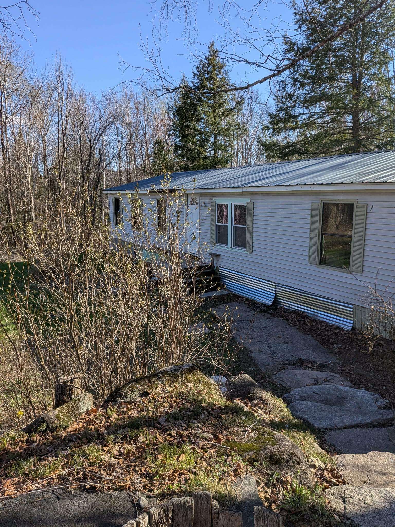 19 Easy Avenue — photo