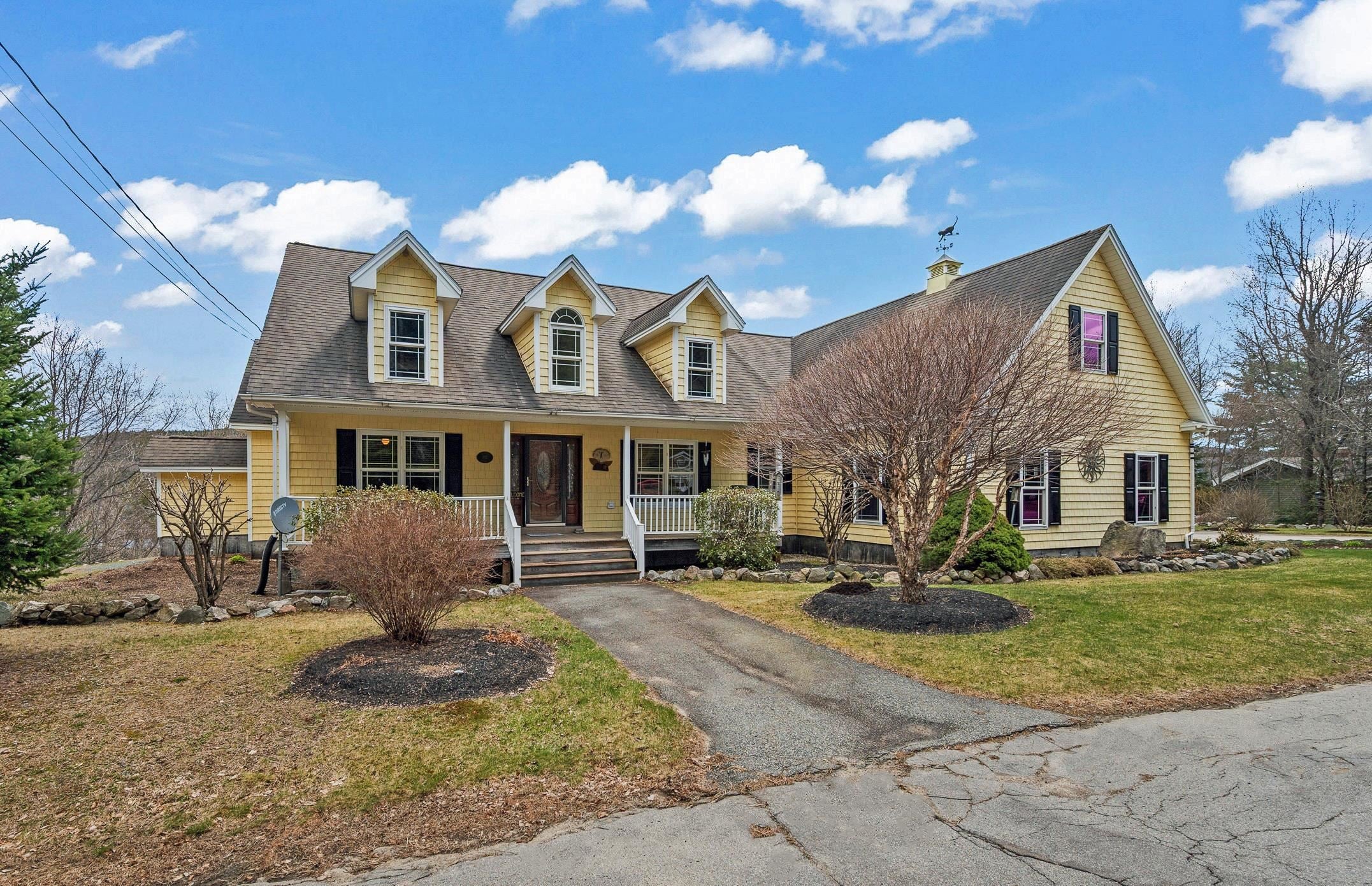 302 Howard Street — photo