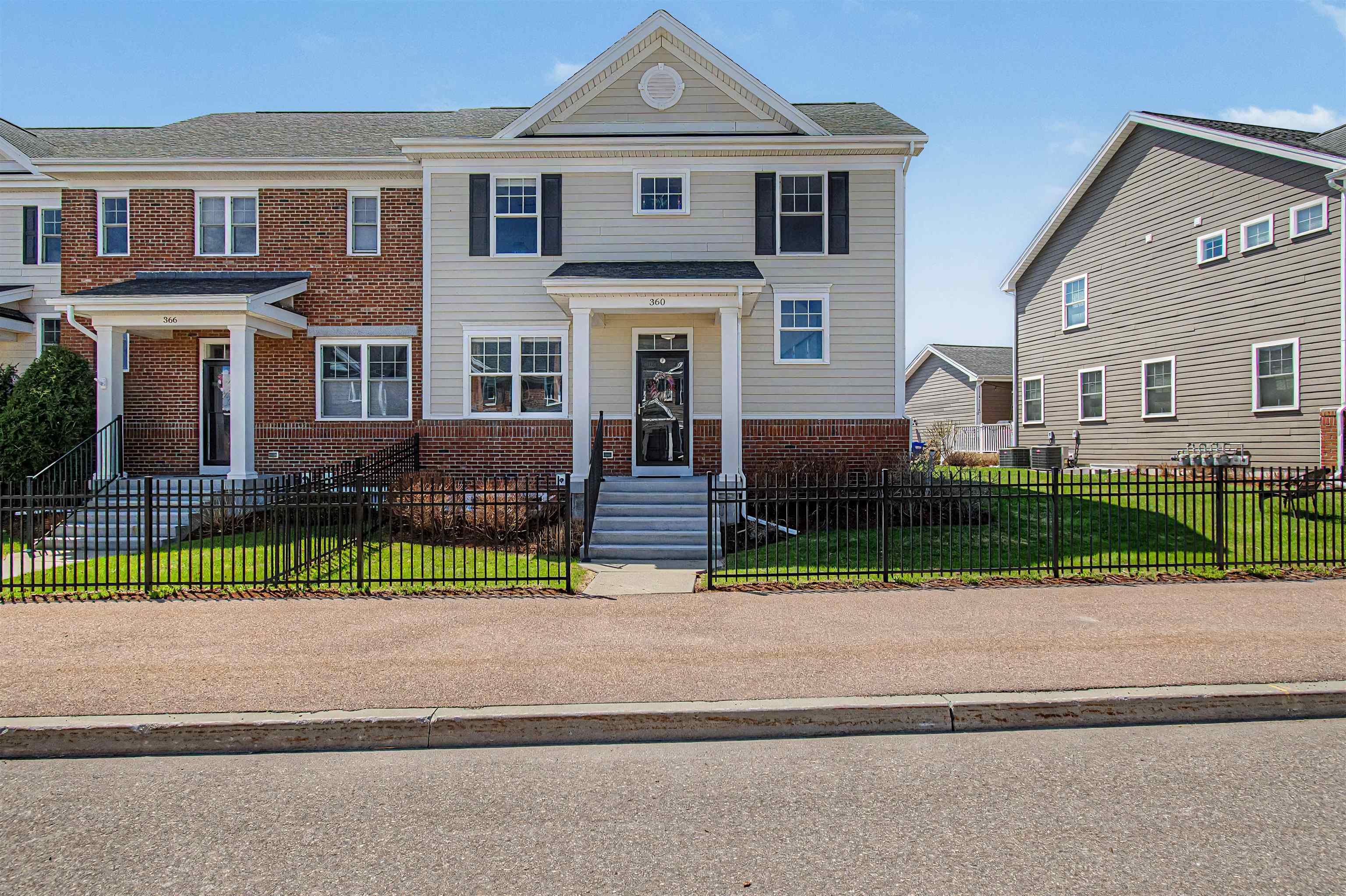 360 Zephyr Road — photo