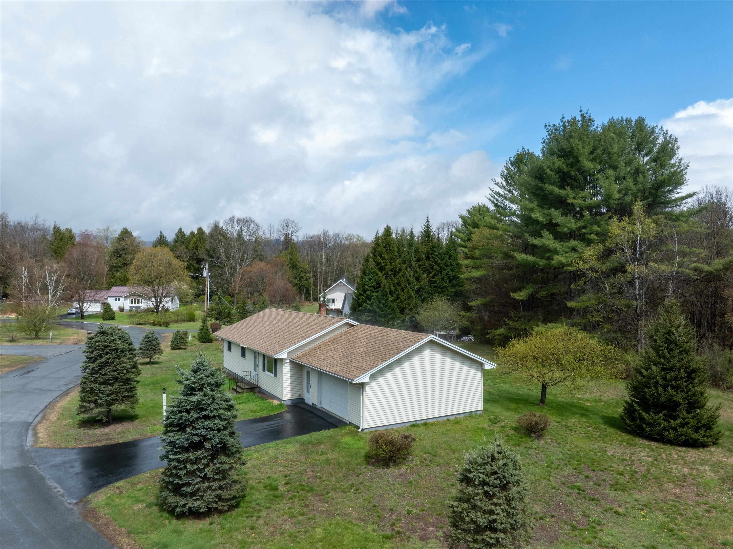 31 Northfield Drive, Springfield, VT 05150 — photo 3