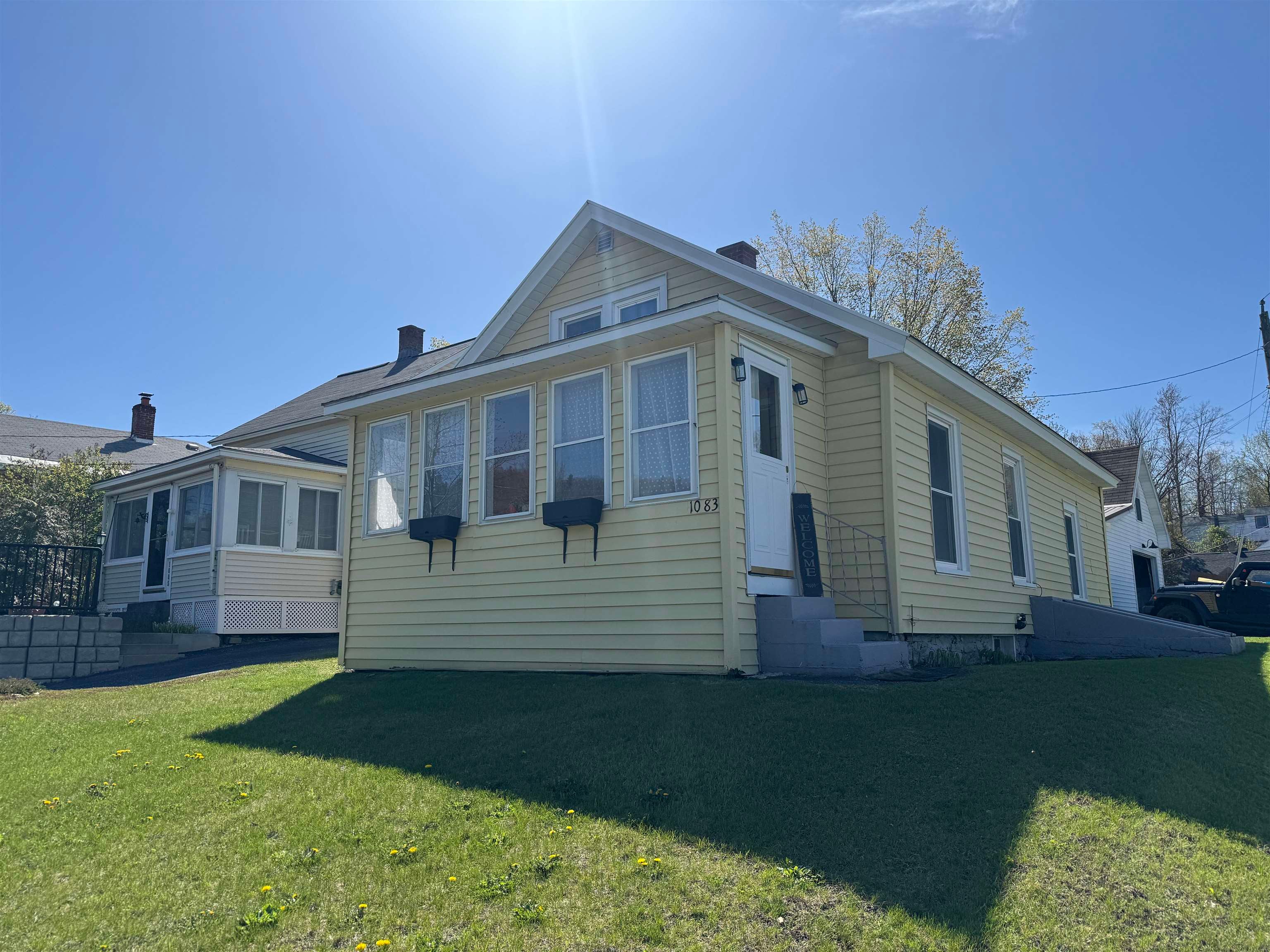 1083 Main Street — photo