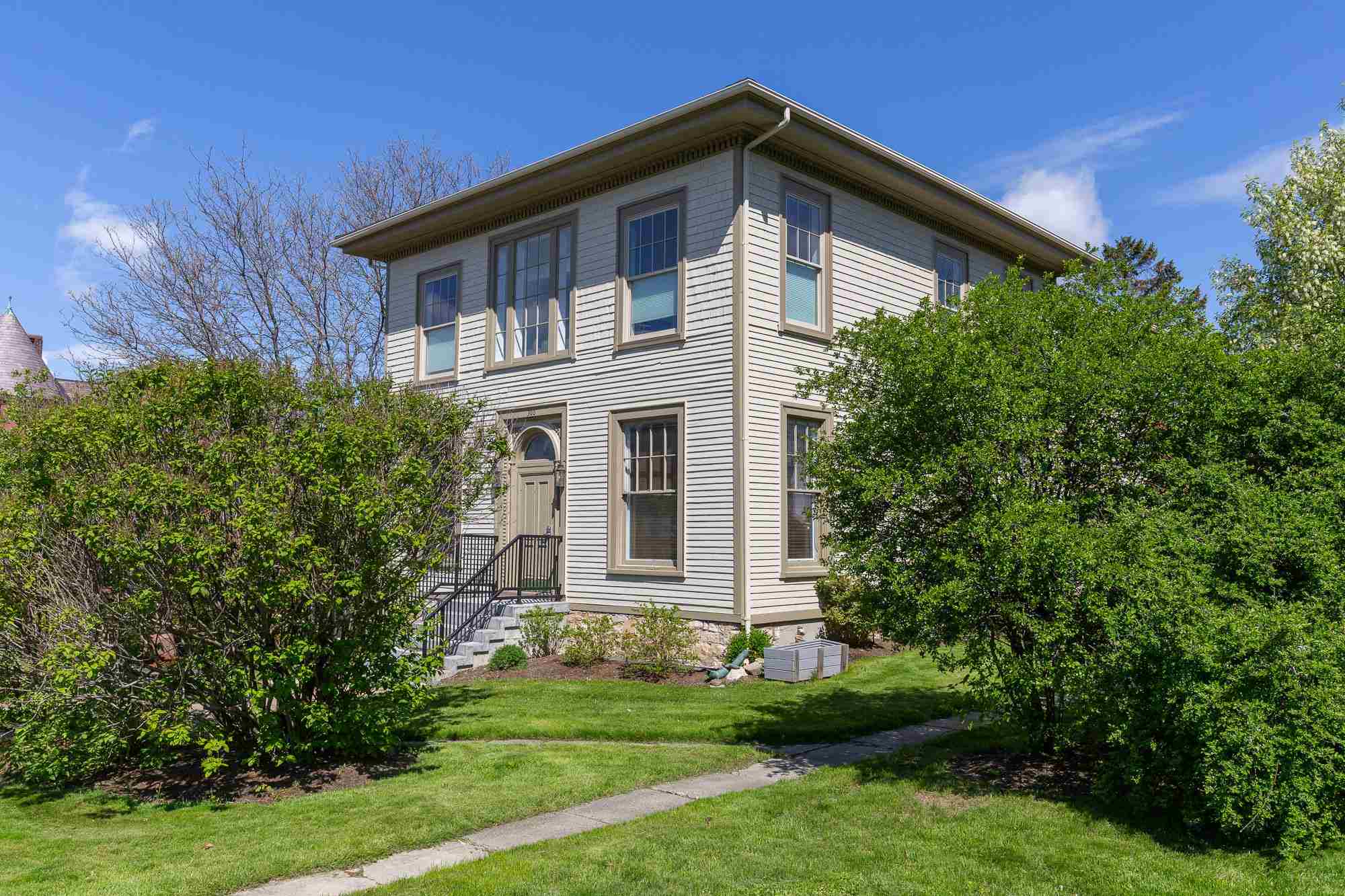 300 Main Street 5 — photo