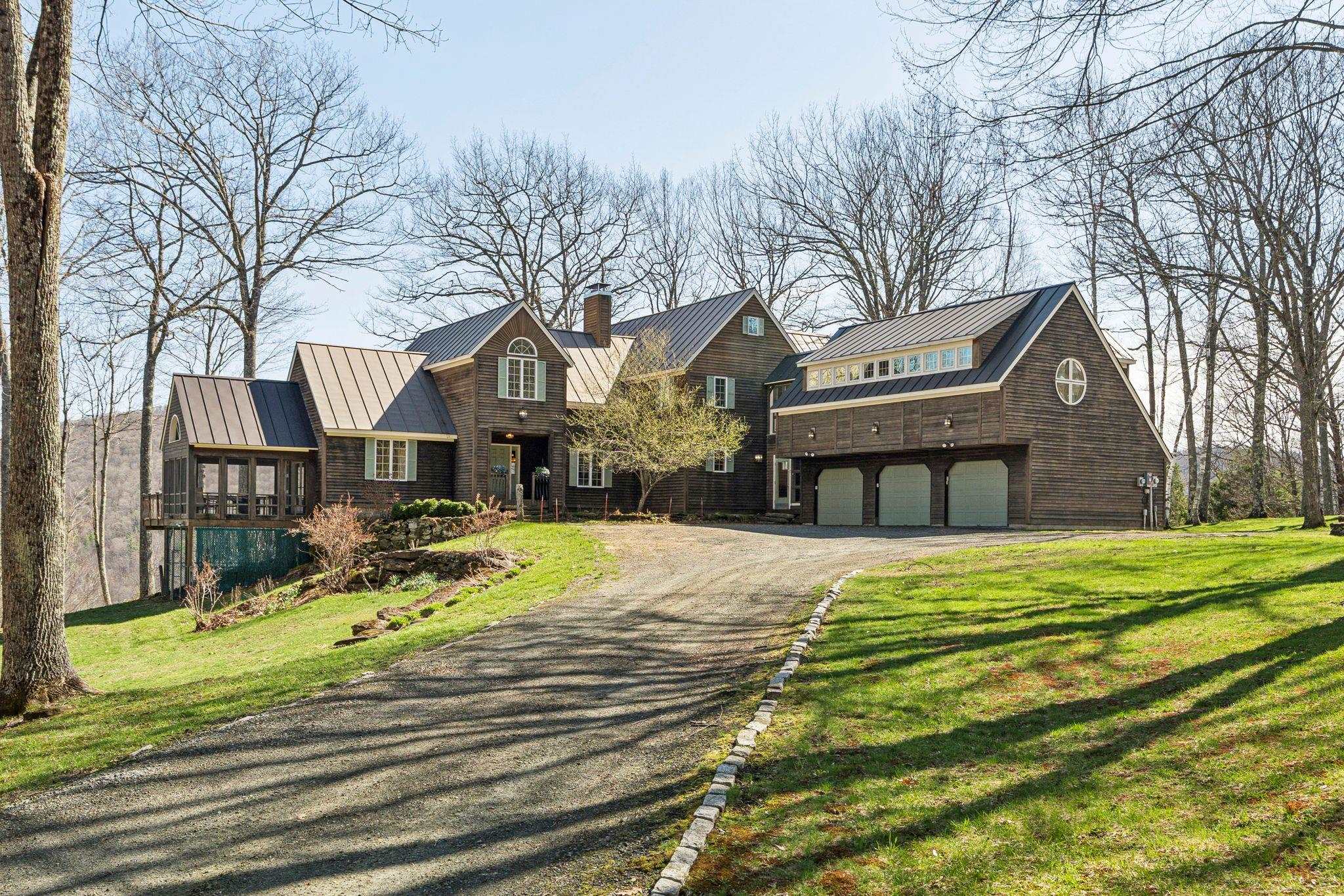 114 Oak Ridge Way — photo
