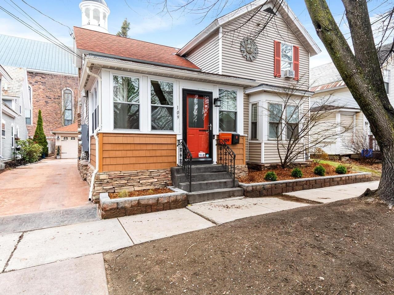 109 Elmwood Avenue — photo