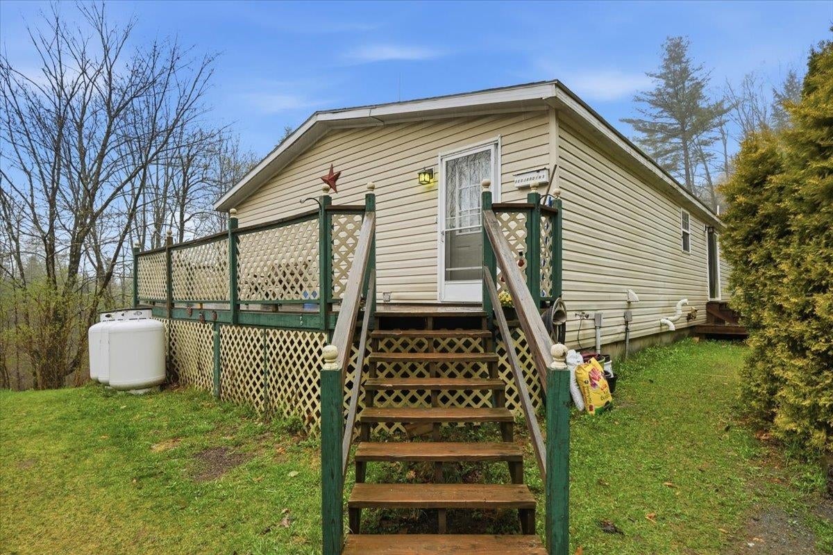 3348 Severance Hill Road — photo