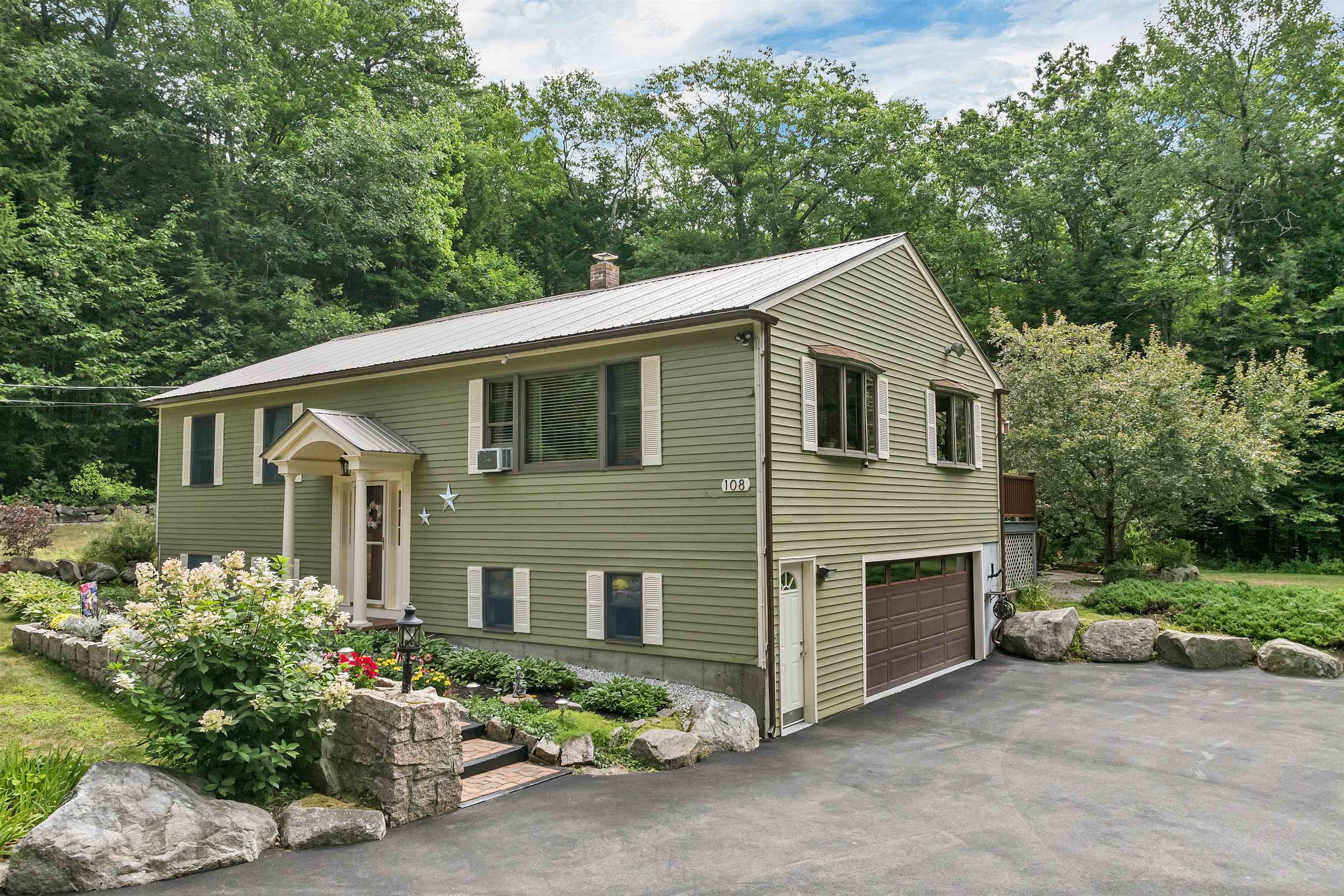 108 Maple Manor Road — photo