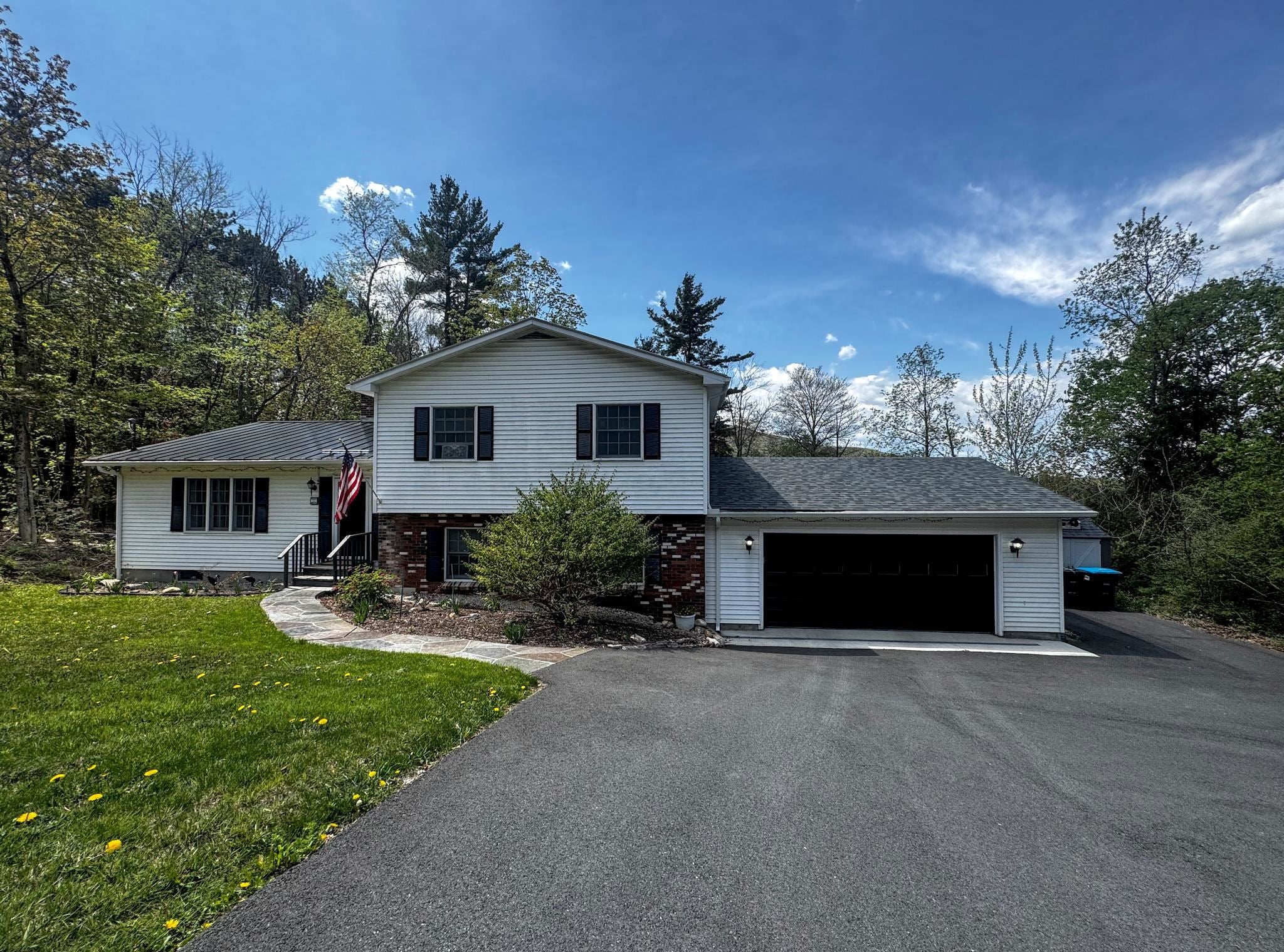 131 Pine Circle — photo